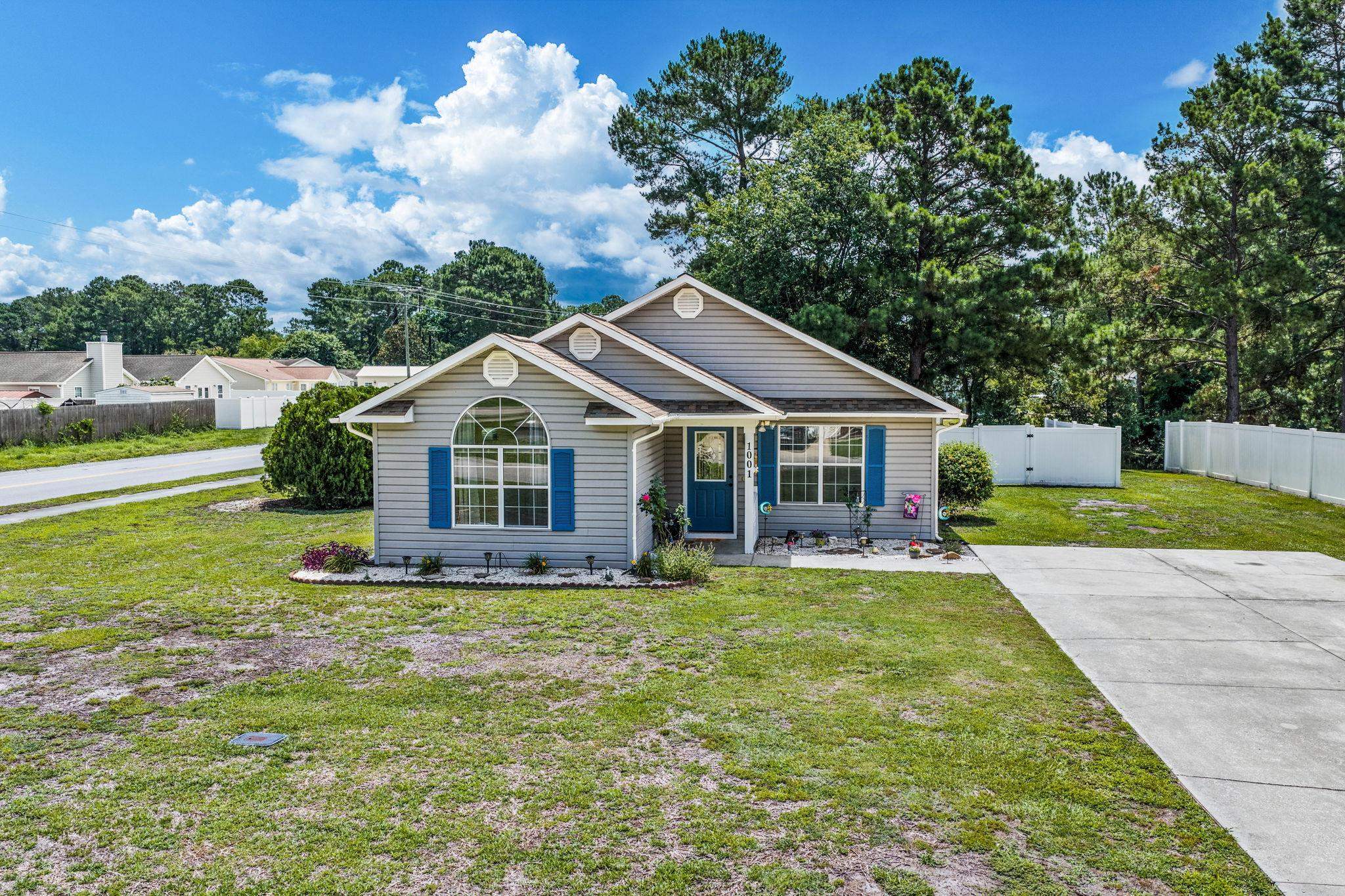 1001 Chateau Dr. Property Photo 1