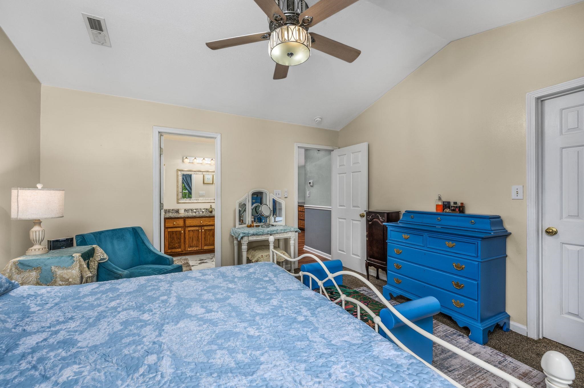 1001 Chateau Dr. Property Photo 10