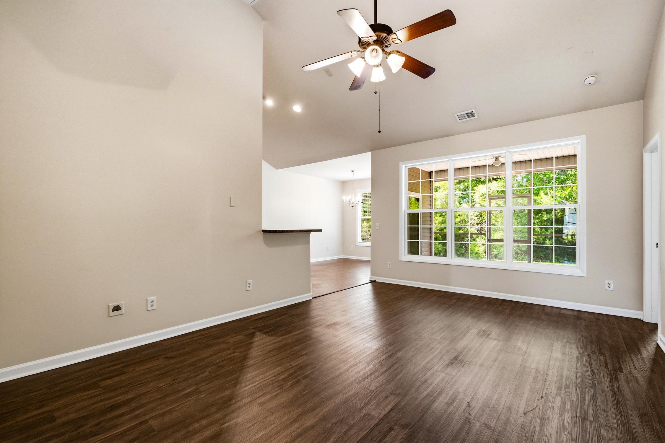 4693 Farm Lake Dr. Property Photo 7