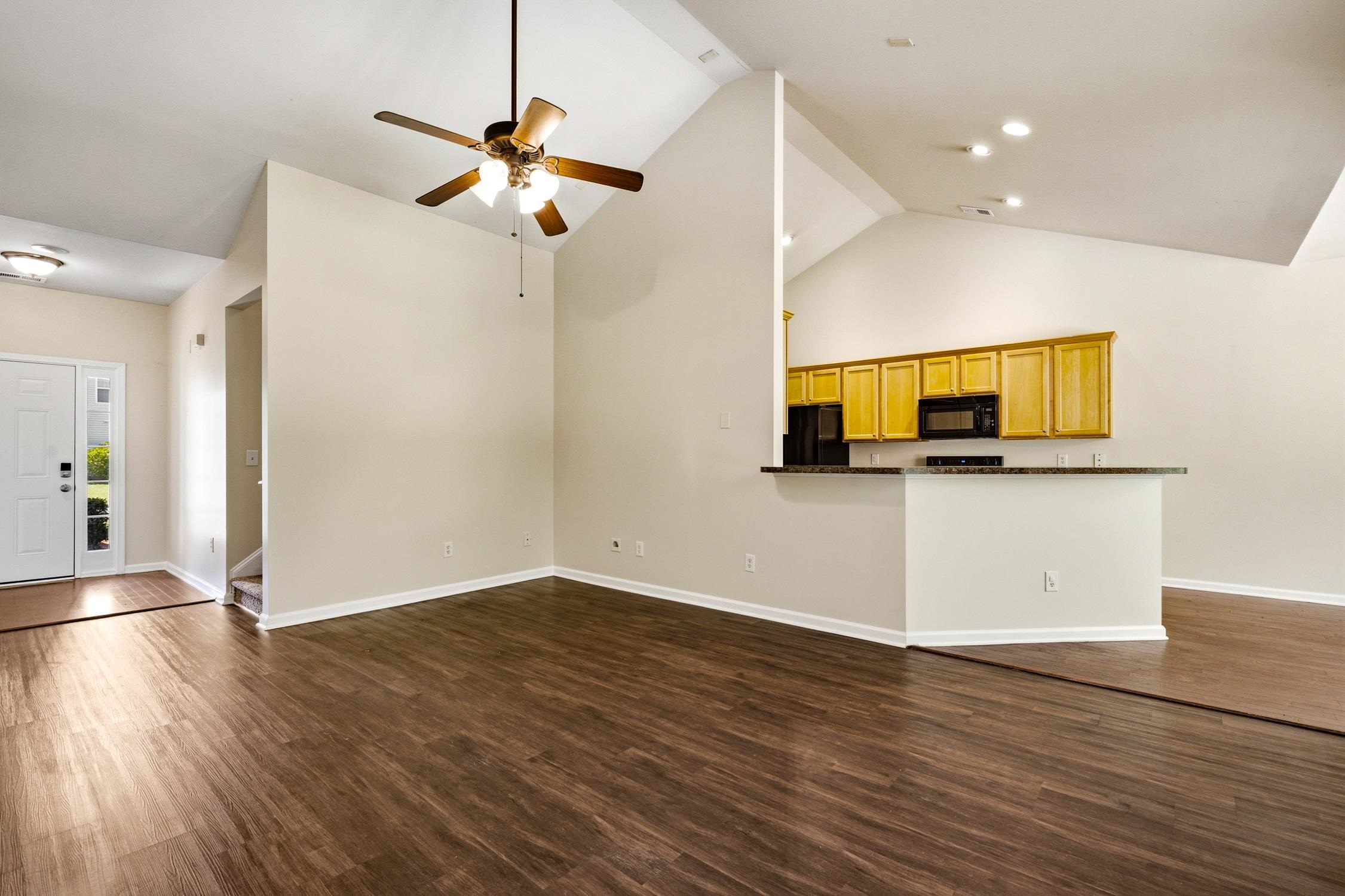 4693 Farm Lake Dr. Property Photo 8