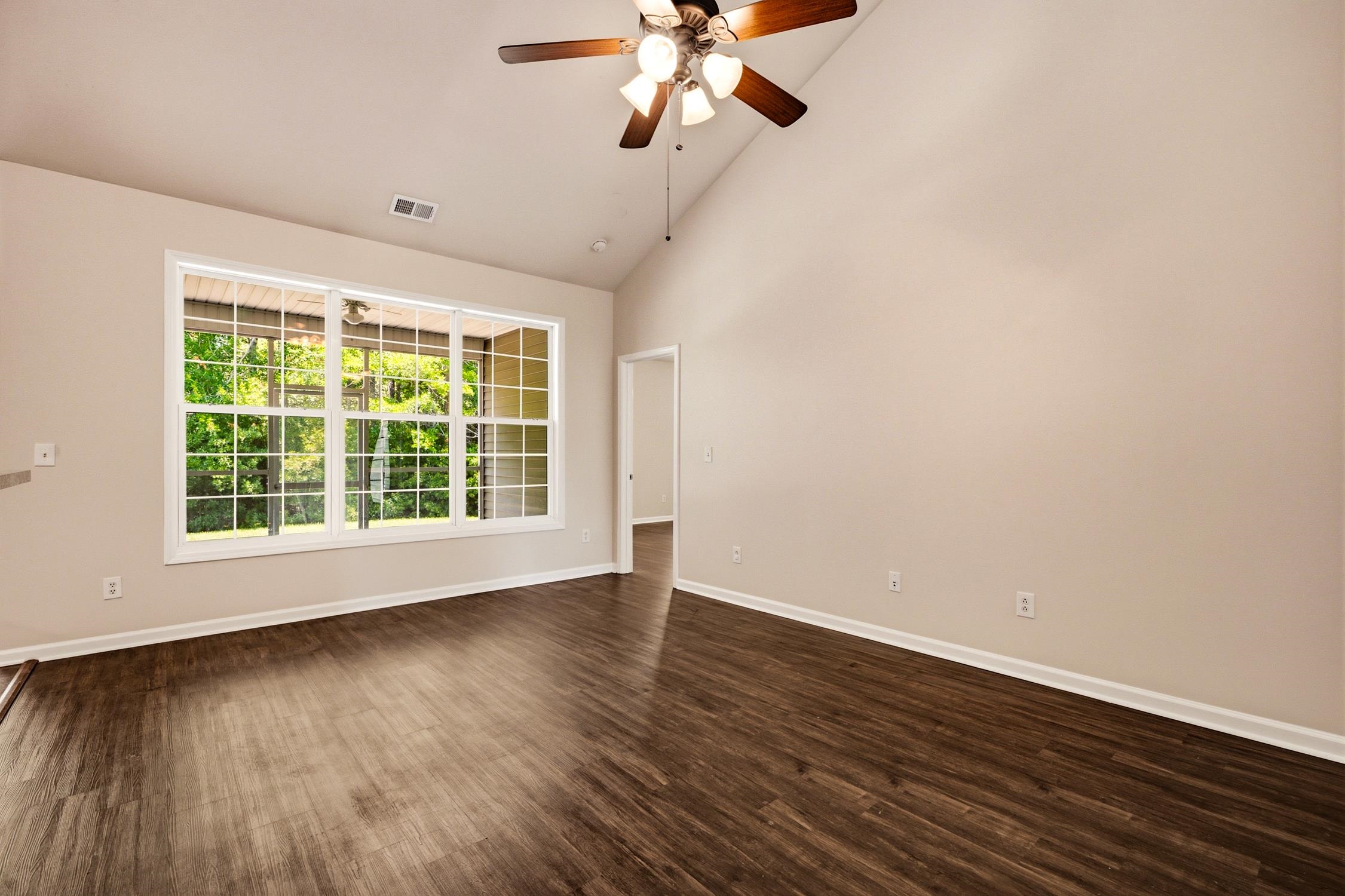 4693 Farm Lake Dr. Property Photo 10