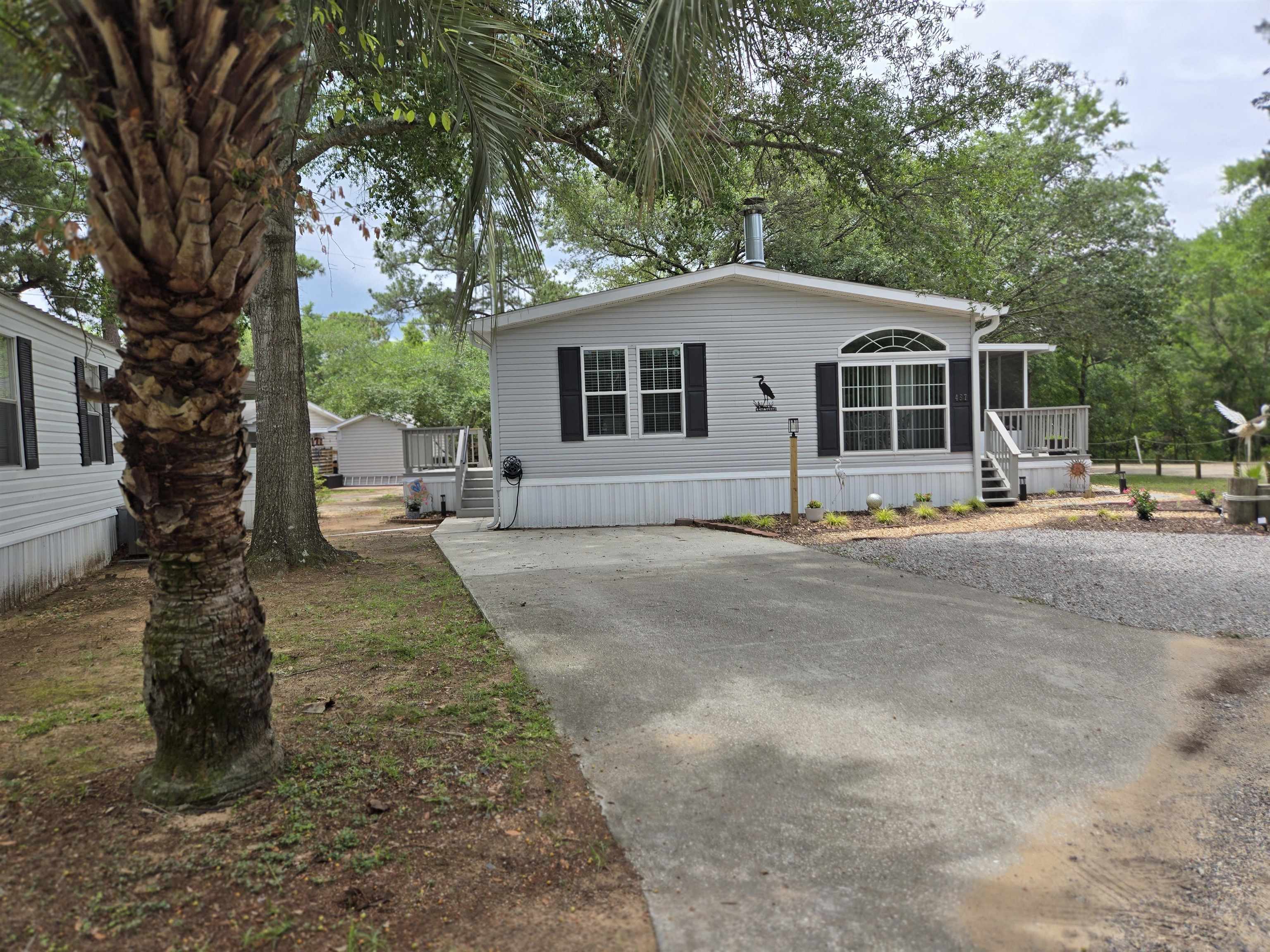 457 E Banks Dr. Property Photo 1