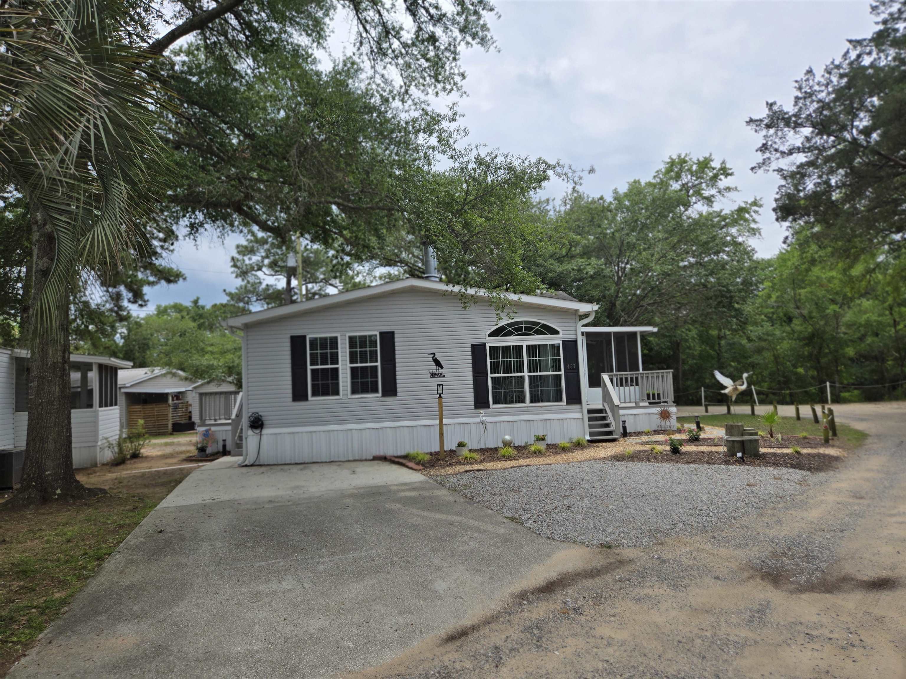 457 E Banks Dr. Property Photo 2
