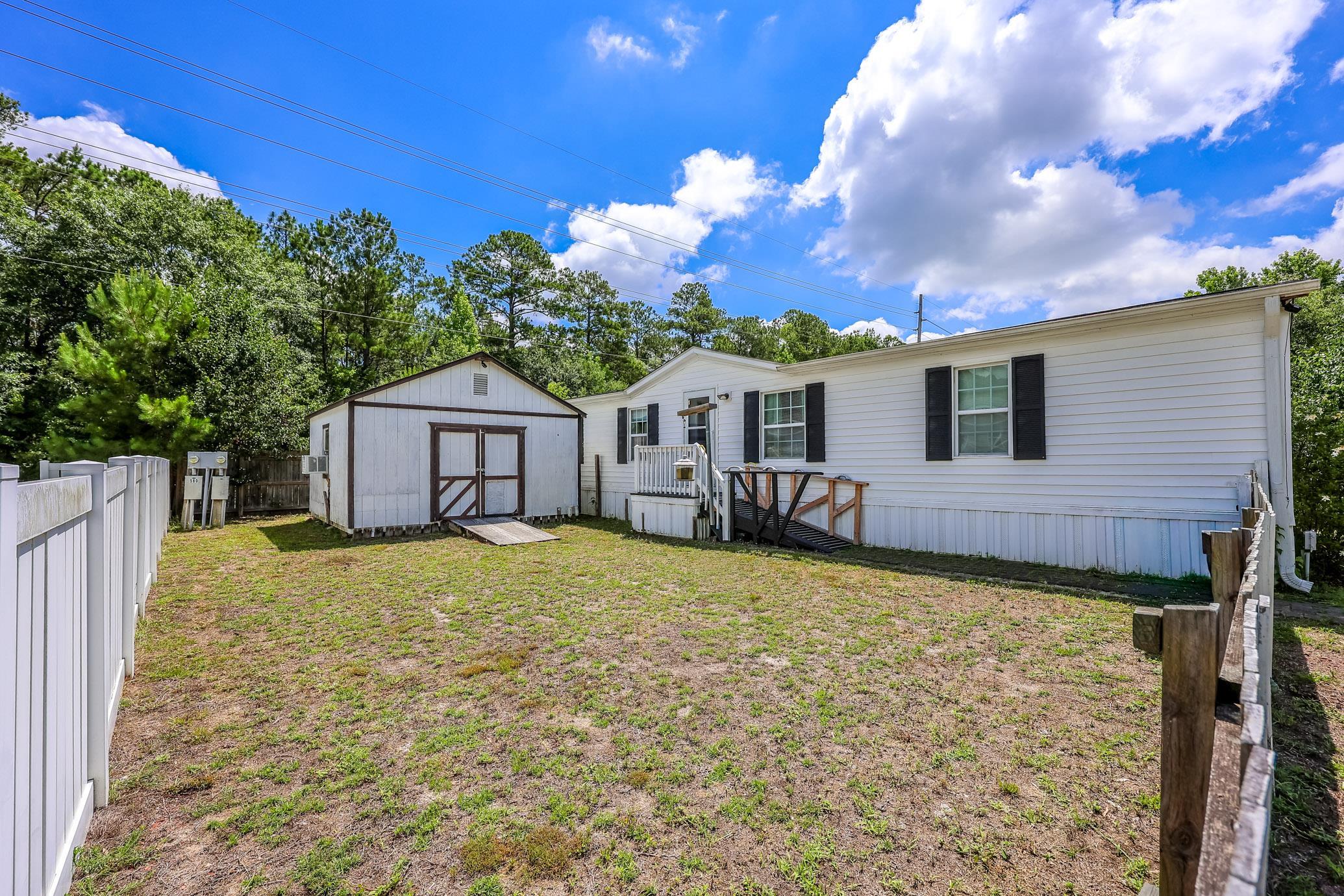 576 Southern Pines Dr. Property Photo 1