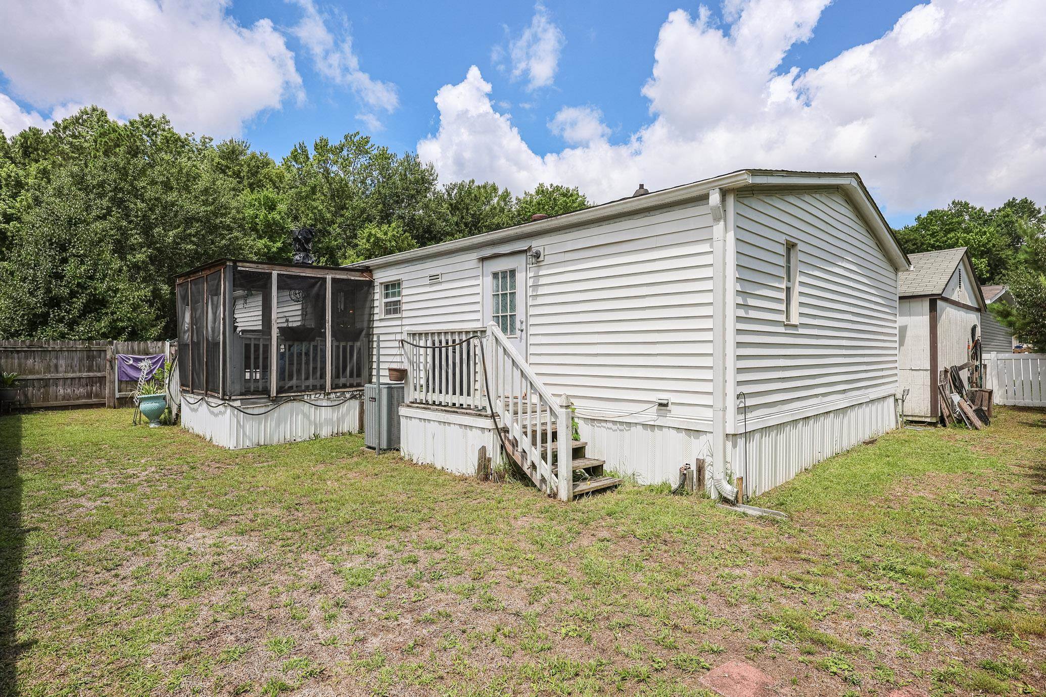 576 Southern Pines Dr. Property Photo 22