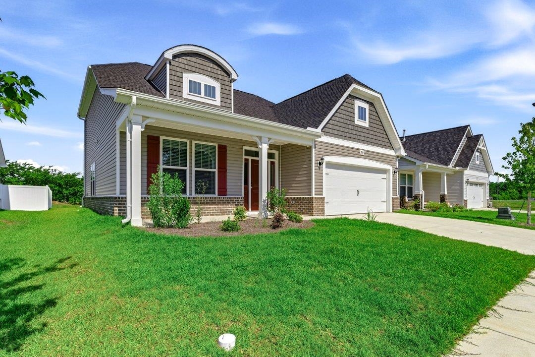 3025 Spain Ln. Property Photo 2