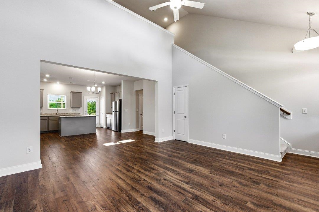 3025 Spain Ln. Property Photo 5
