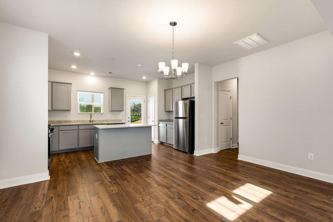 3025 Spain Ln. Property Photo 7