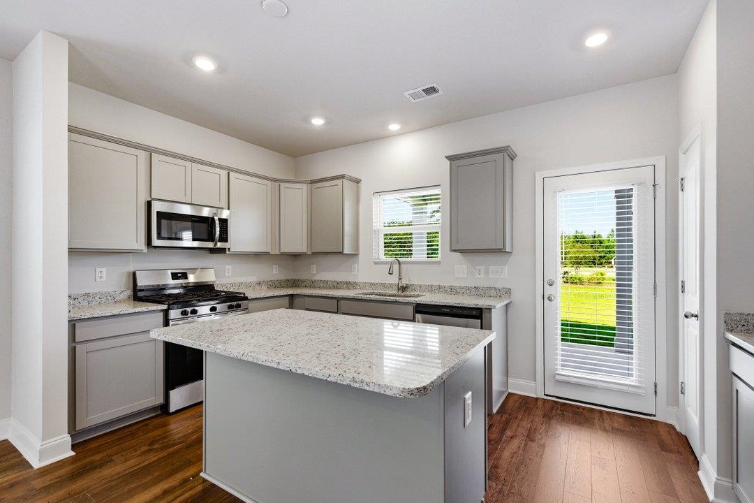 3025 Spain Ln. Property Photo 8