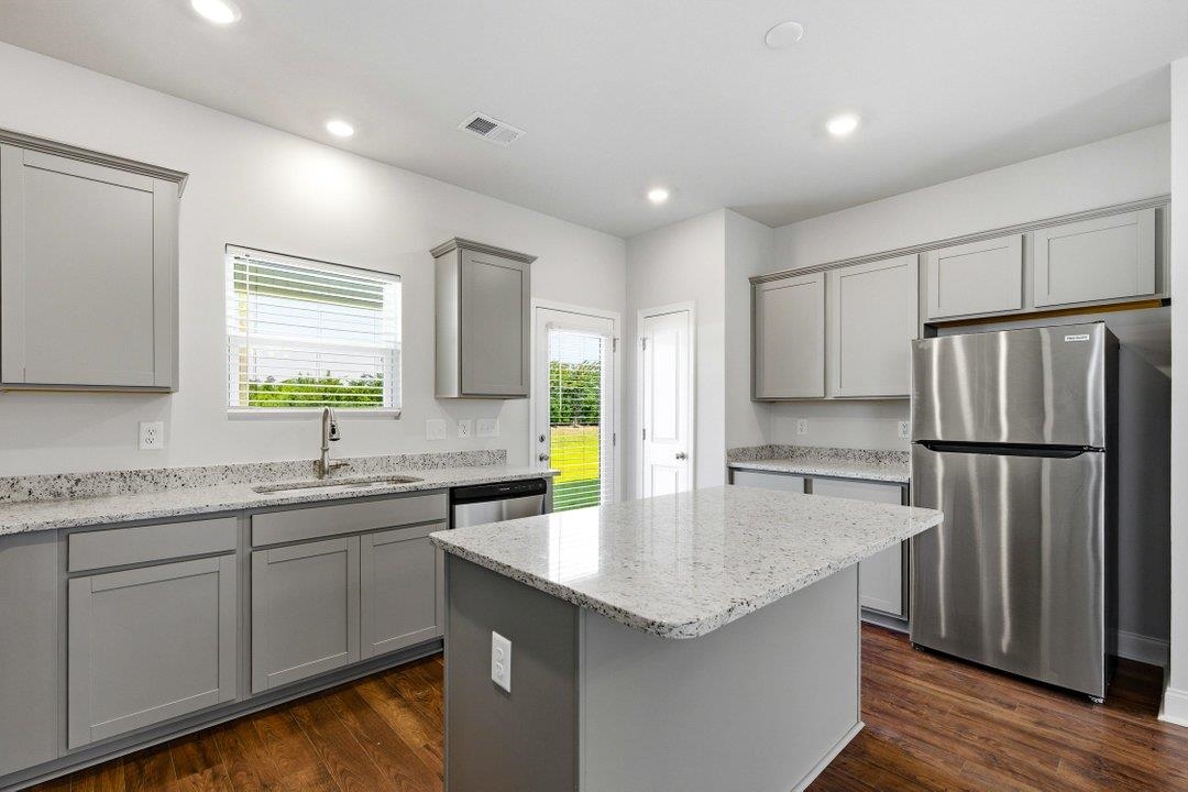 3025 Spain Ln. Property Photo 9