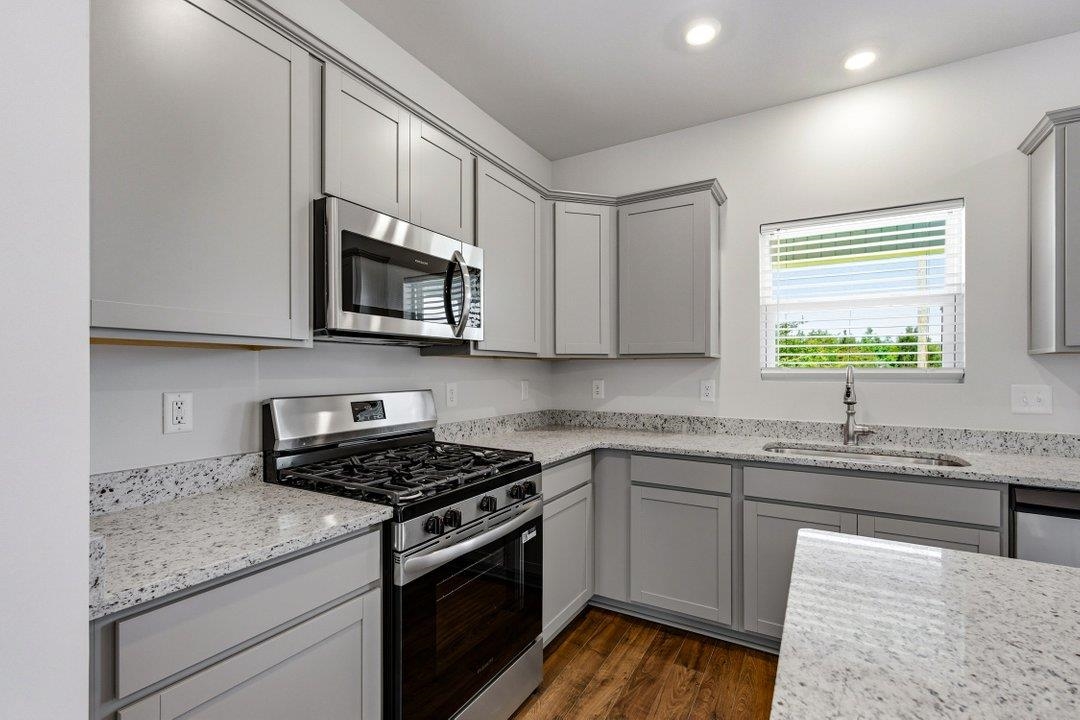 3025 Spain Ln. Property Photo 10