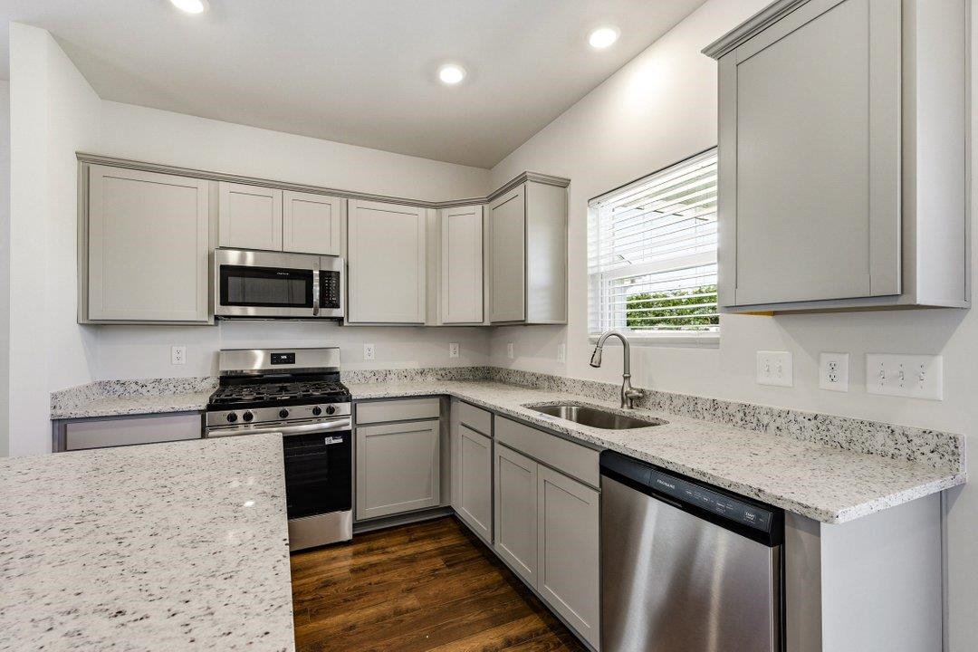 3025 Spain Ln. Property Photo 11