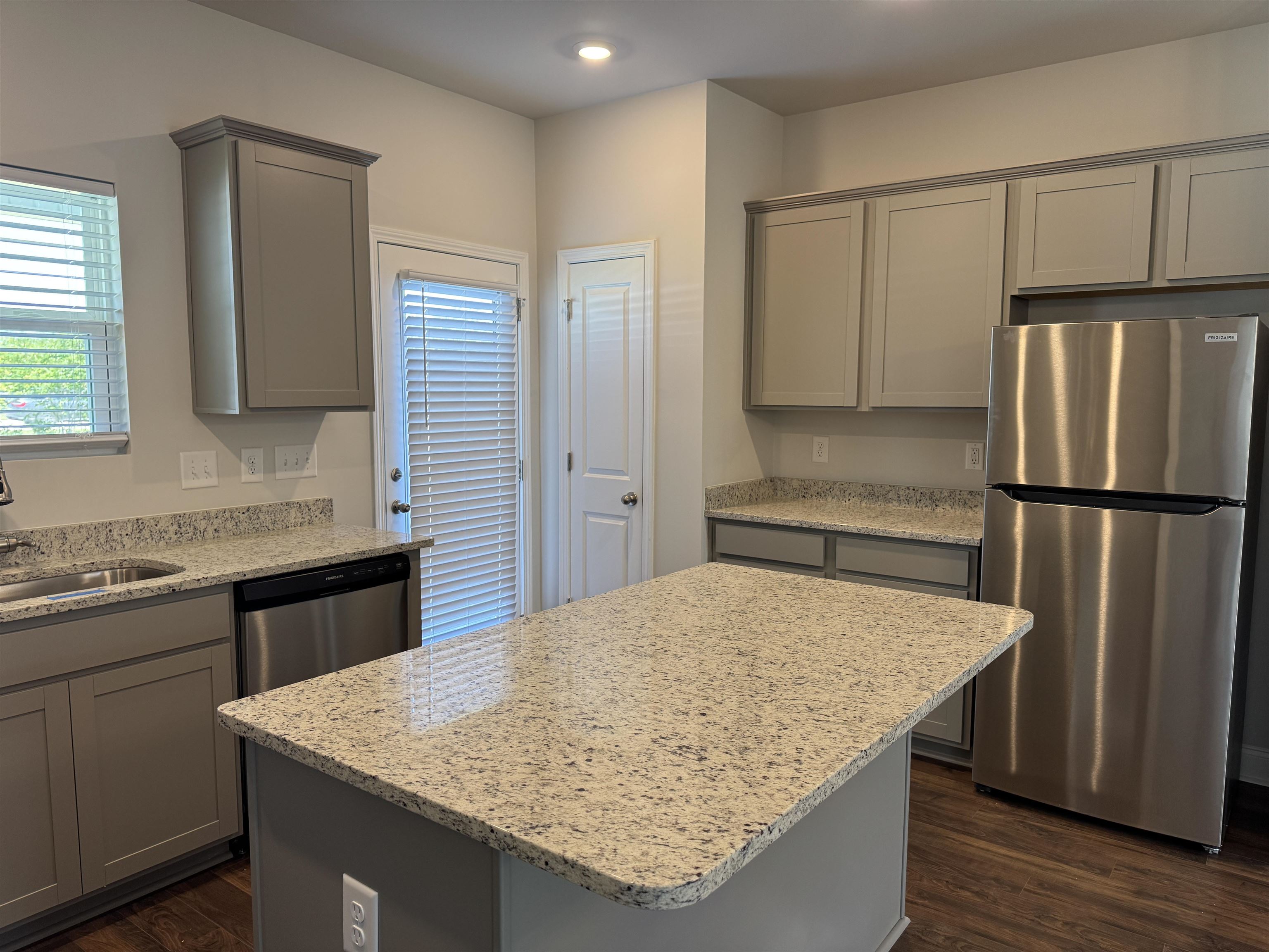 3025 Spain Ln. Property Photo 36