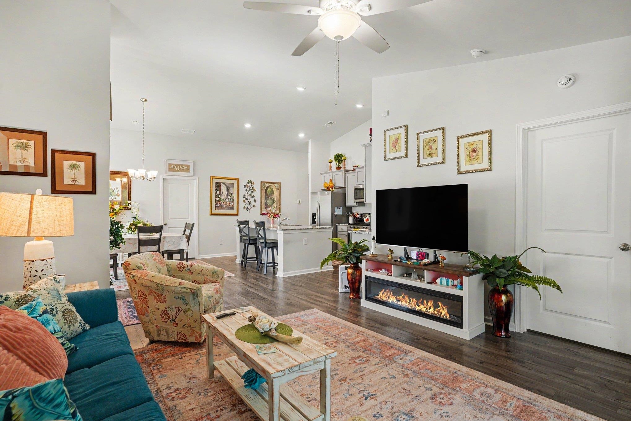 1512 Jardine Loop Property Photo 8