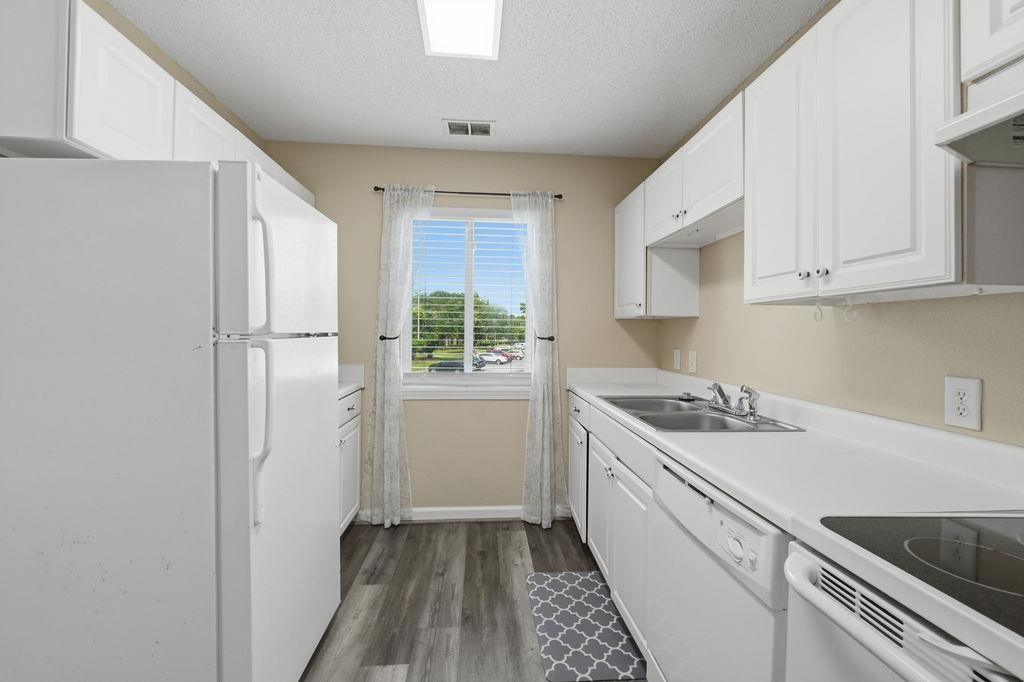 300 Myrtle Greens Dr. Property Photo 8