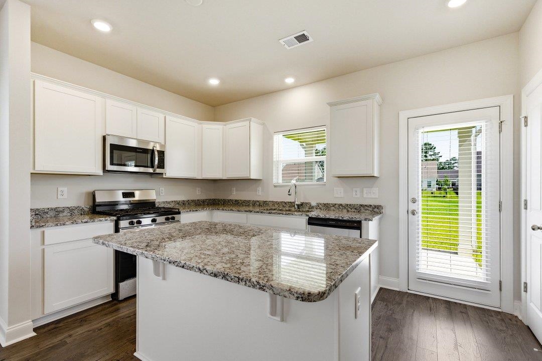2416 Campton Loop Property Photo 8