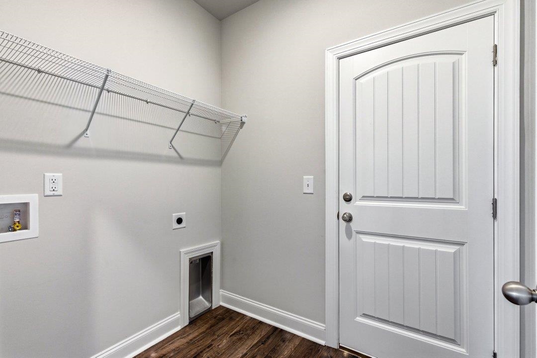 2416 Campton Loop Property Photo 19