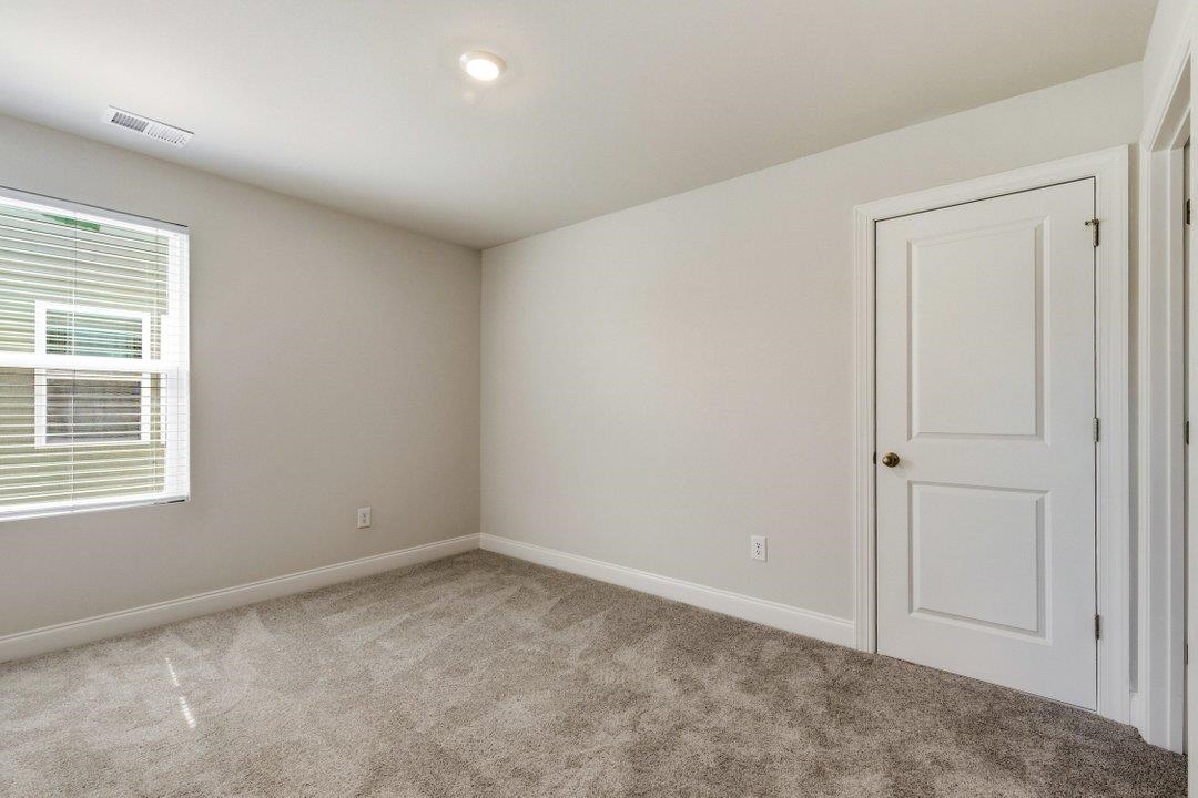 2416 Campton Loop Property Photo 27