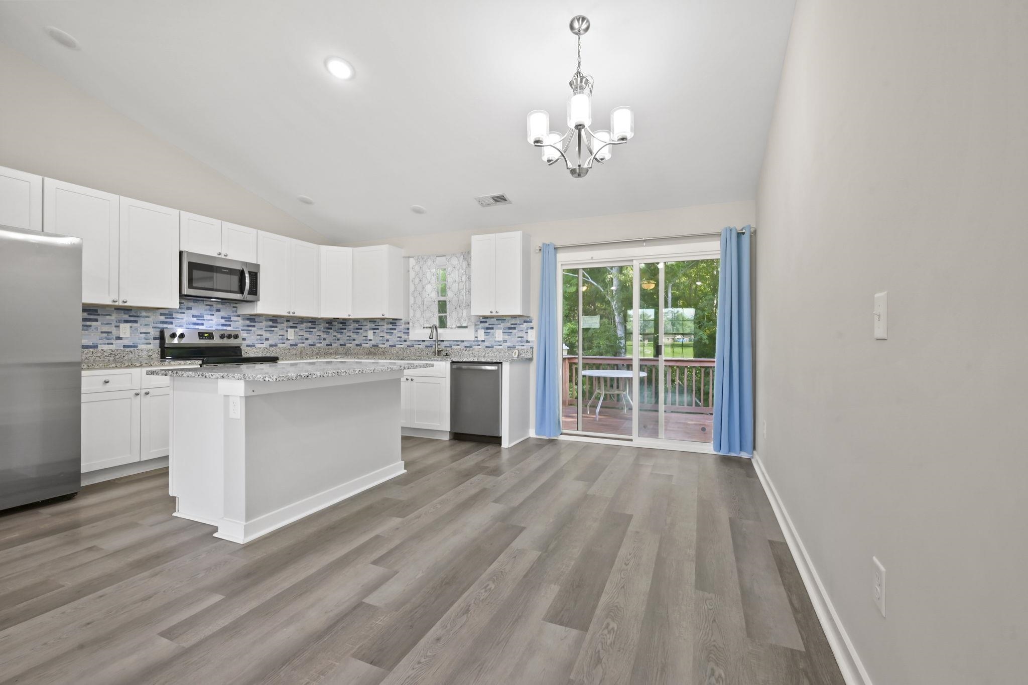 1517 Ackerrose Dr. Property Photo 6