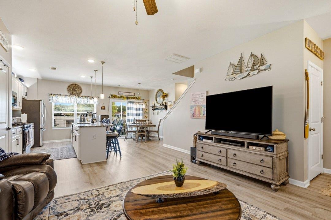 845 St. Albans Loop Property Photo 8