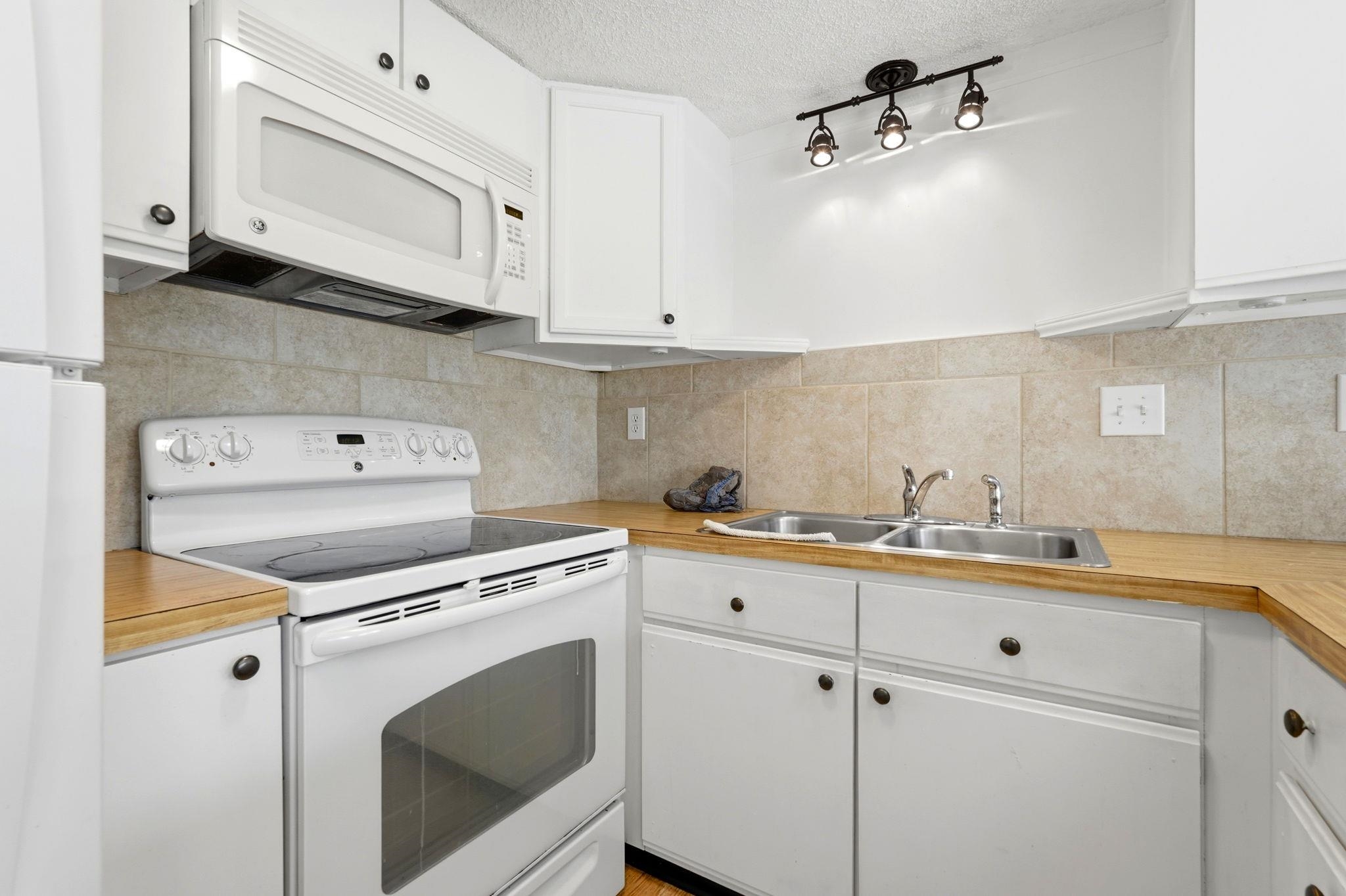 1400 Deer Creek Rd. Property Photo 9
