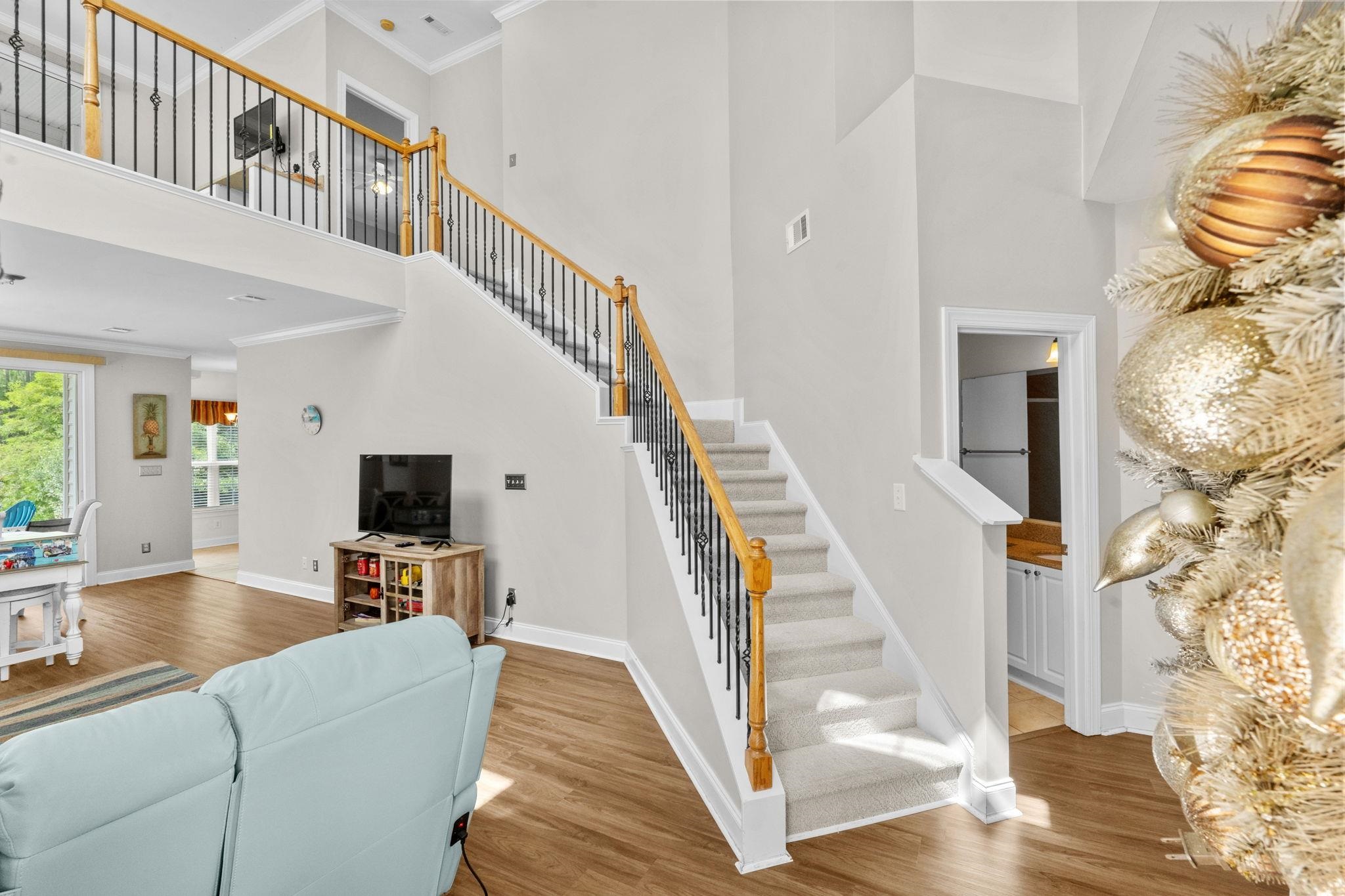 4486 Girvan Dr. Property Photo 5