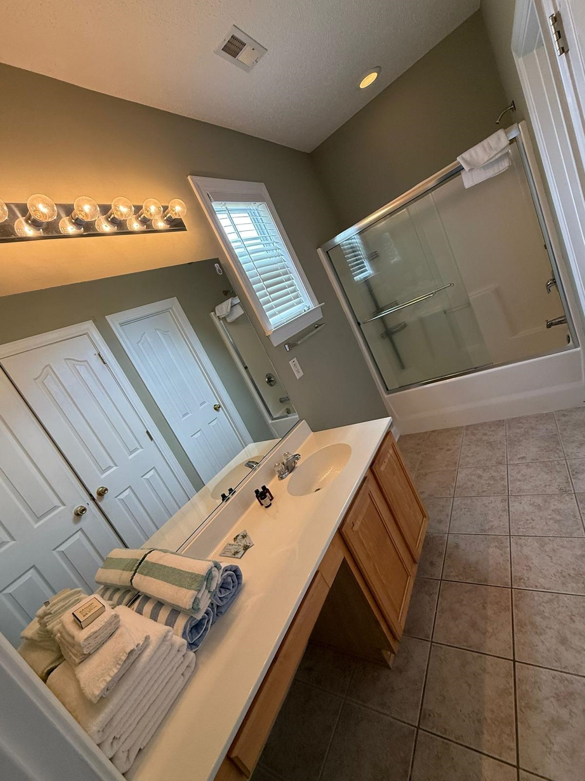 420 Newburgh Ct. Property Photo 12