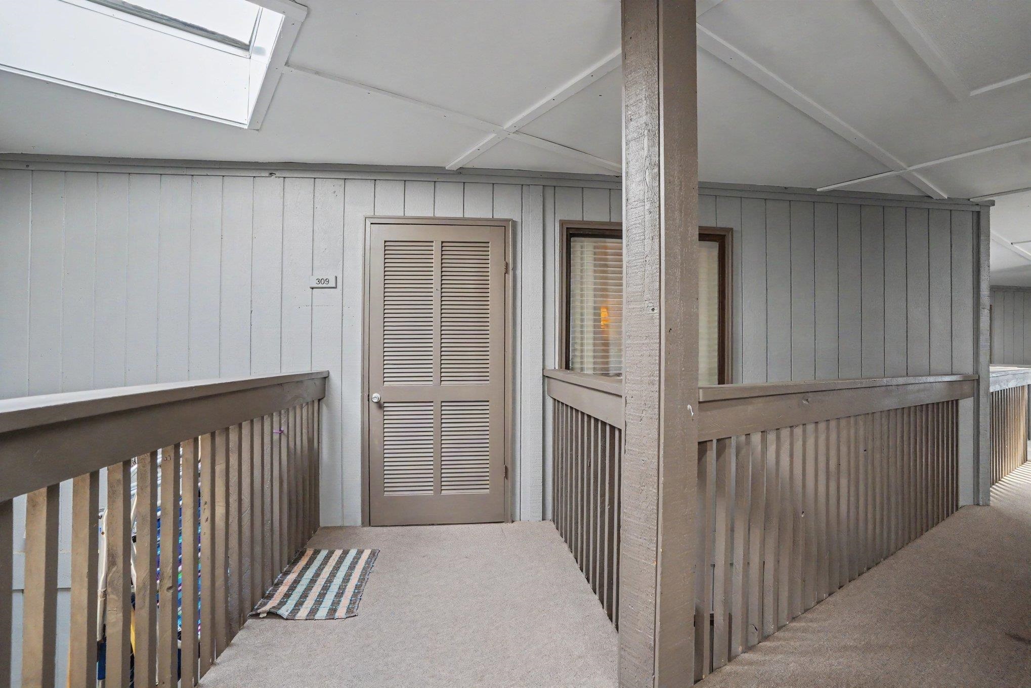 9660 Shore Dr. Property Photo 5