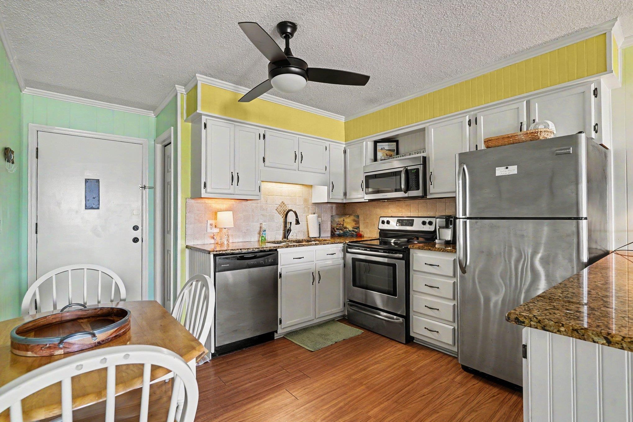 9660 Shore Dr. Property Photo 12