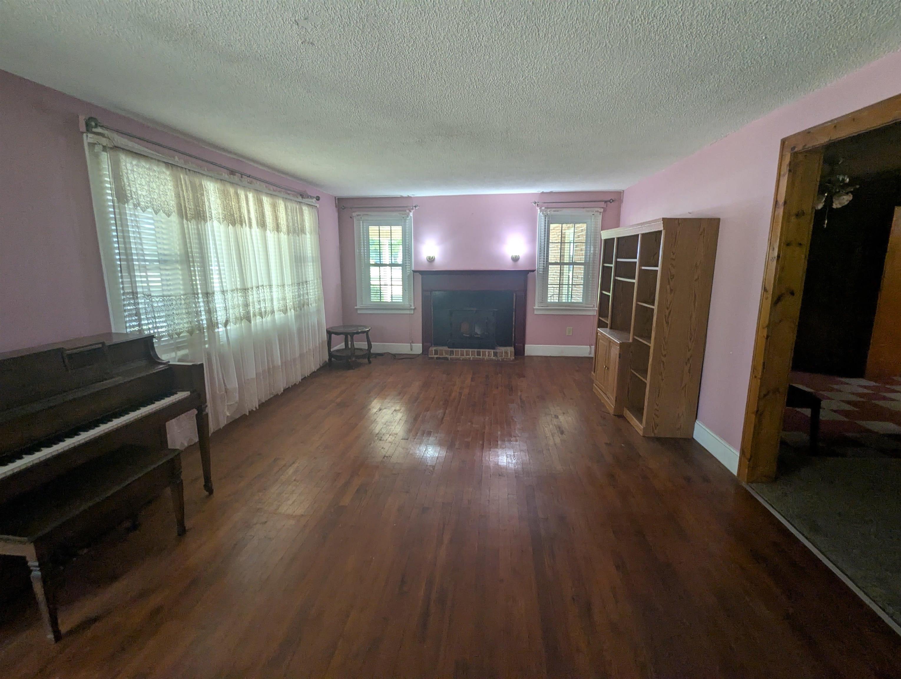 4878 South Fraser St. Property Photo 4
