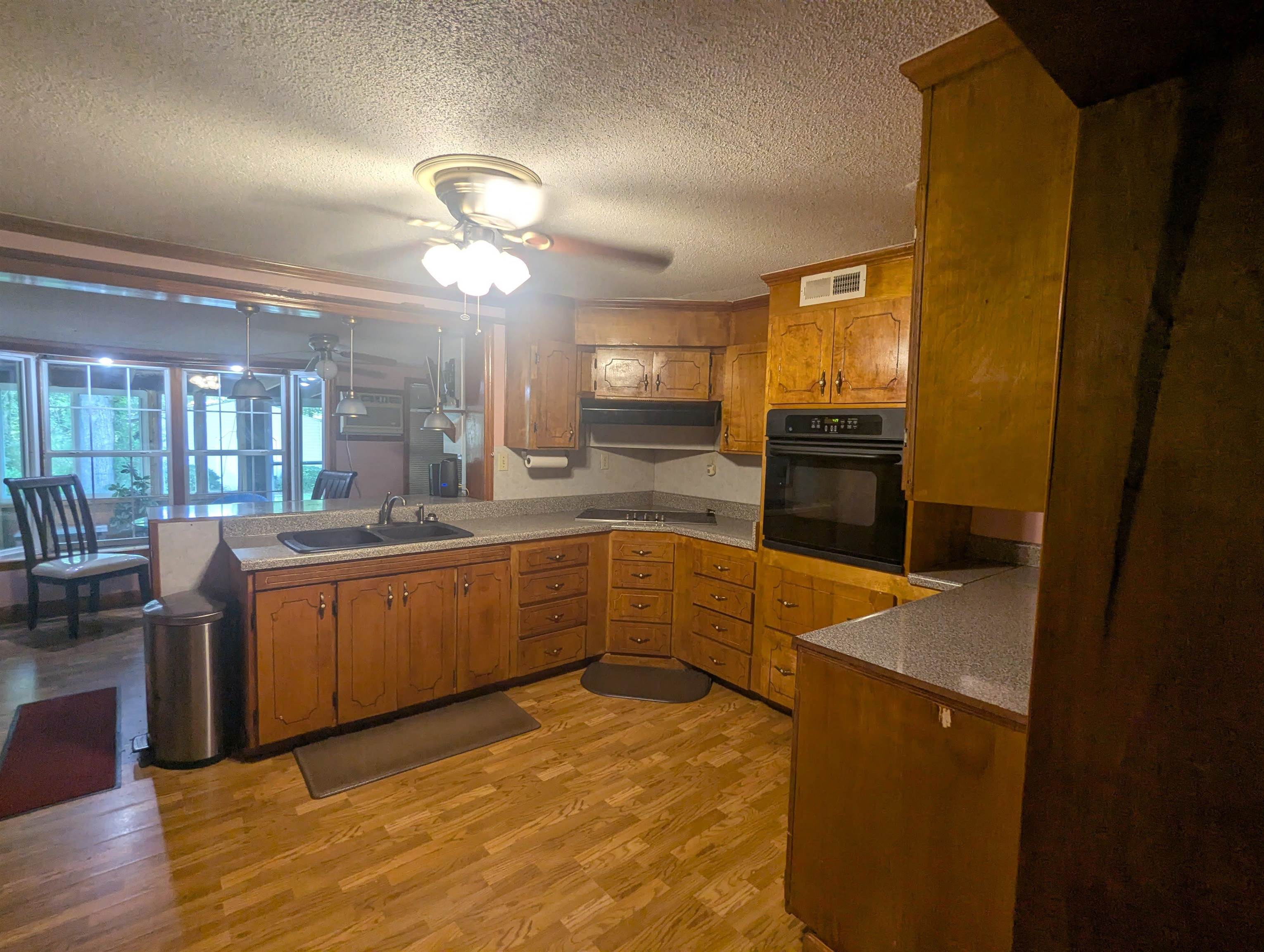 4878 South Fraser St. Property Photo 8