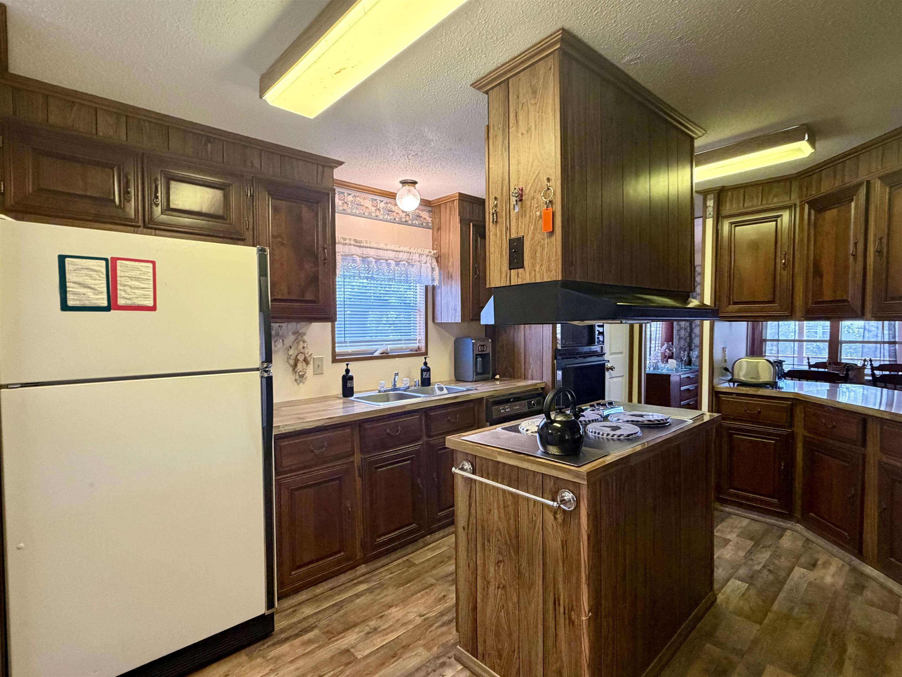 1844 Sunrise Dr. Property Photo 4