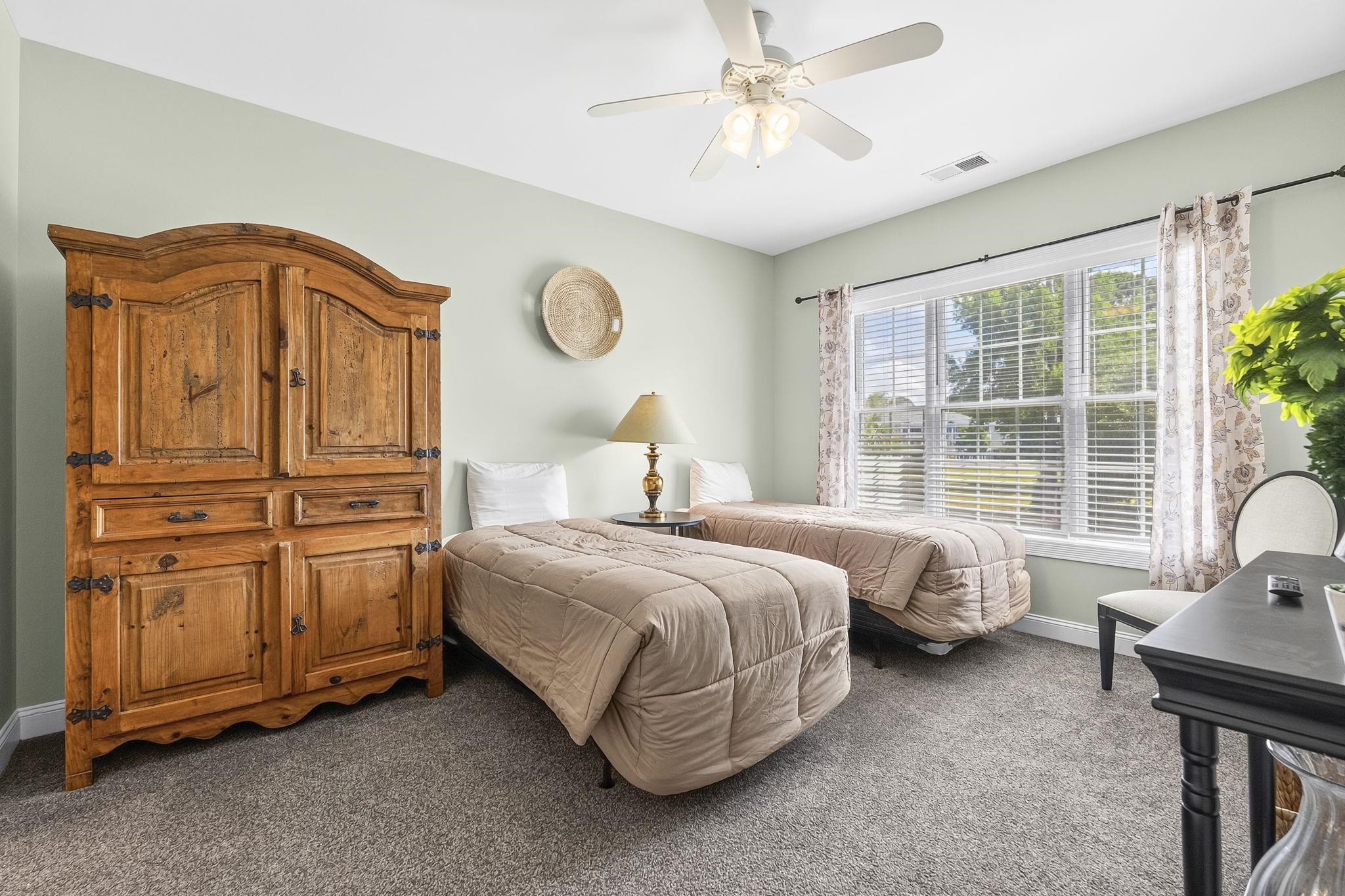 4890 Luster Leaf Circle Property Photo 19
