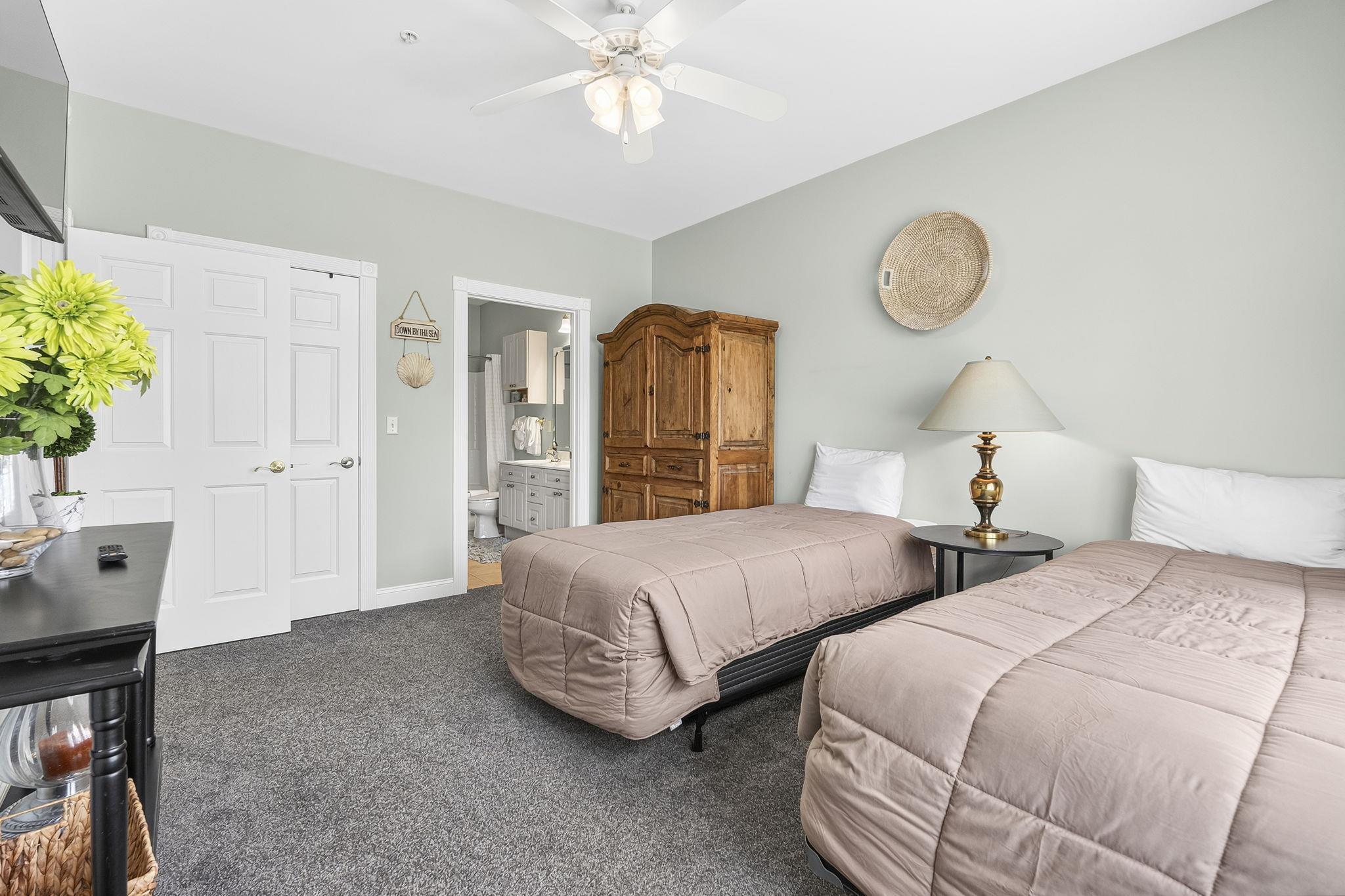 4890 Luster Leaf Circle Property Photo 21
