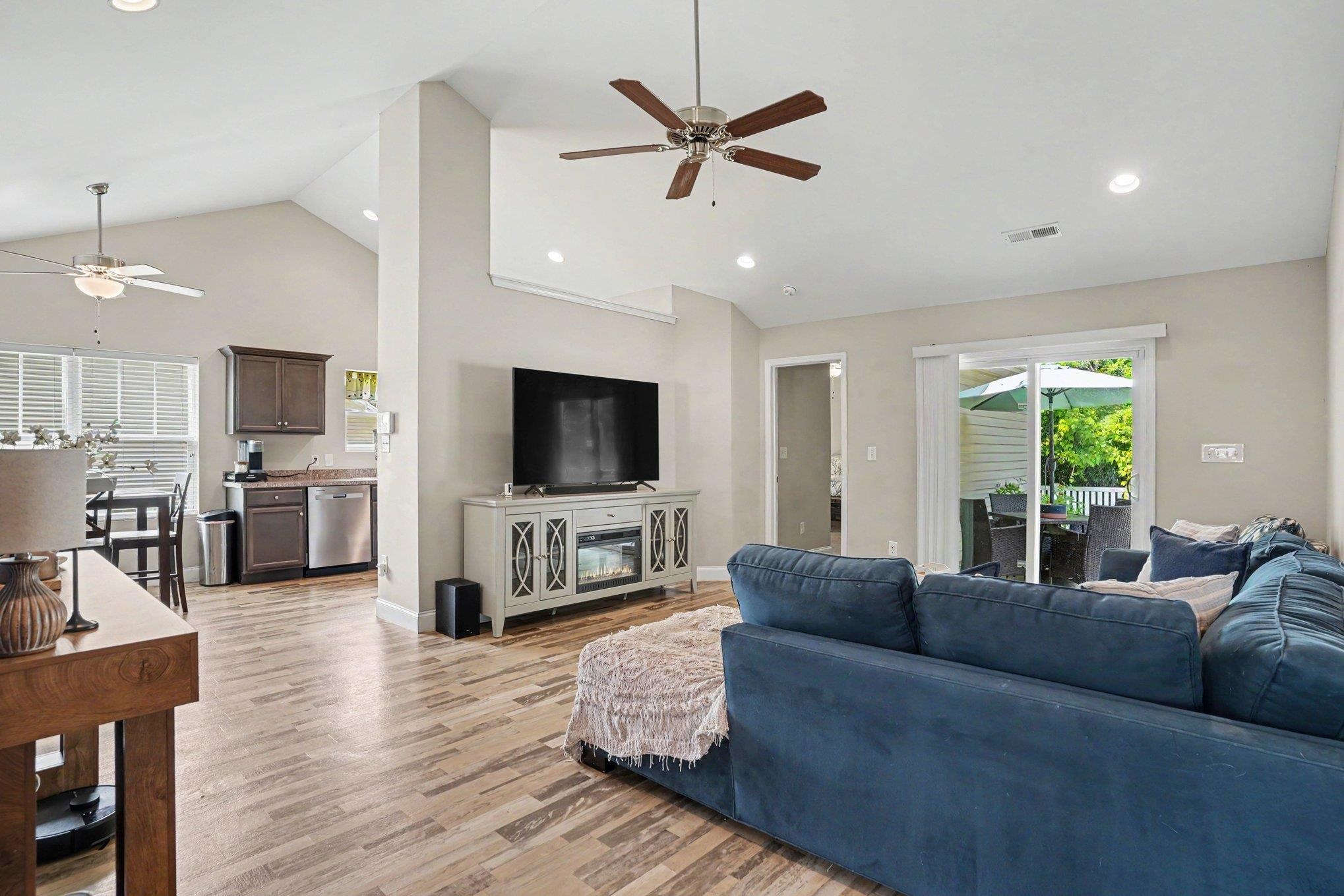 3468 Holly Loop Property Photo 8
