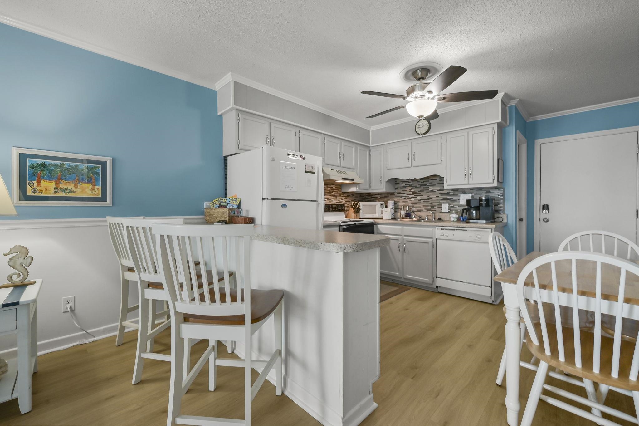 9520 Shore Dr. Property Photo 12