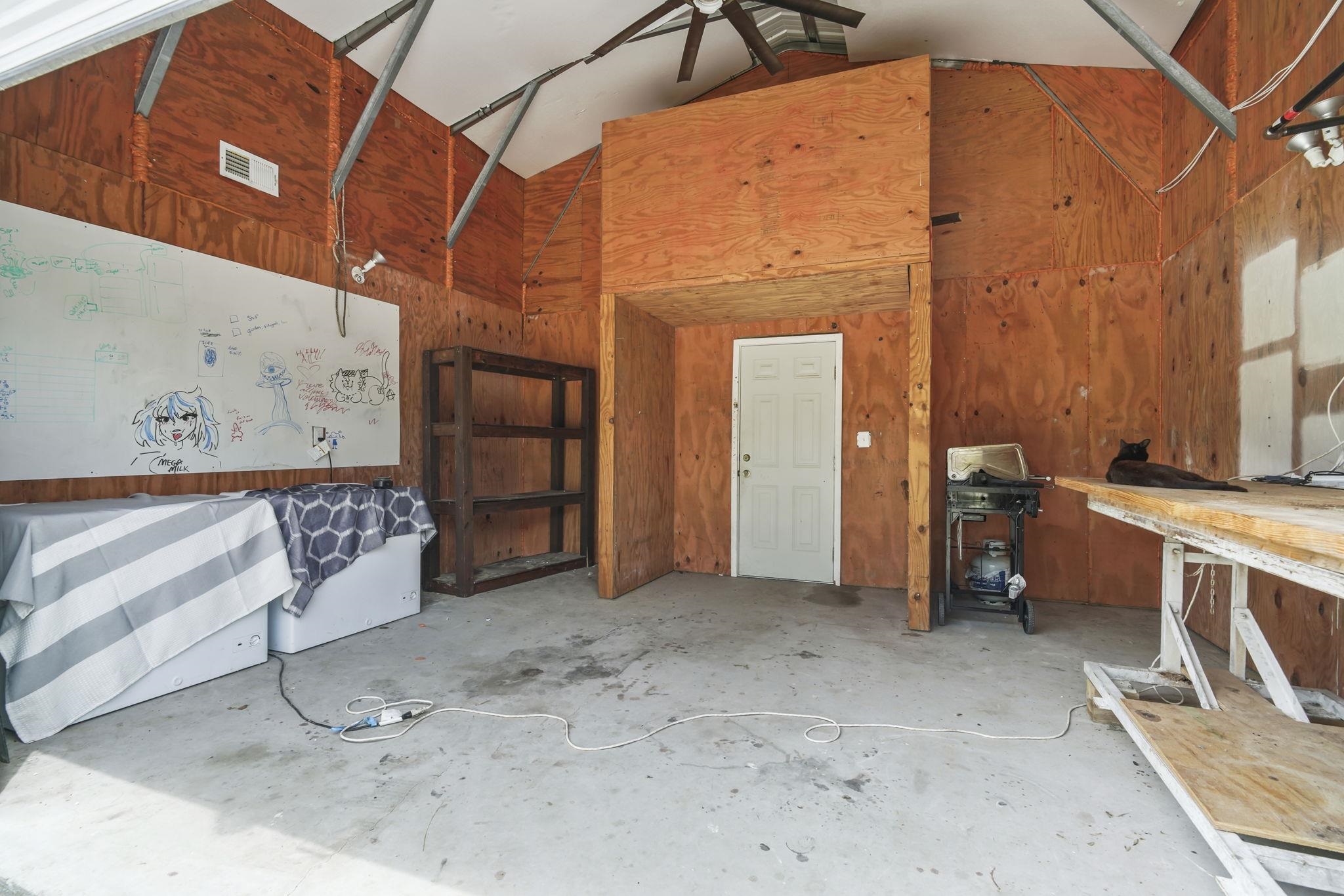 2905 Hugo Rd. Property Photo 4