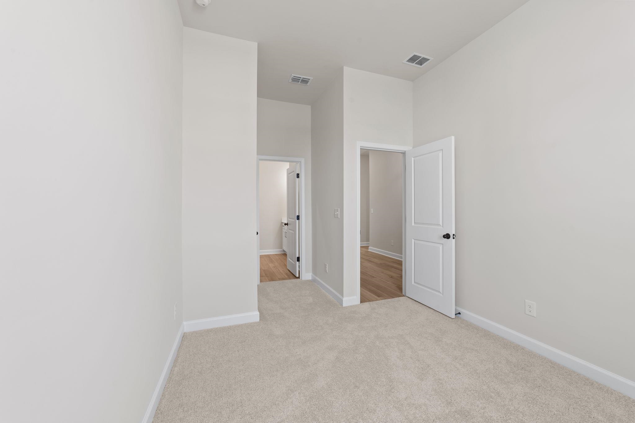 935 Triton Ave. Property Photo 9