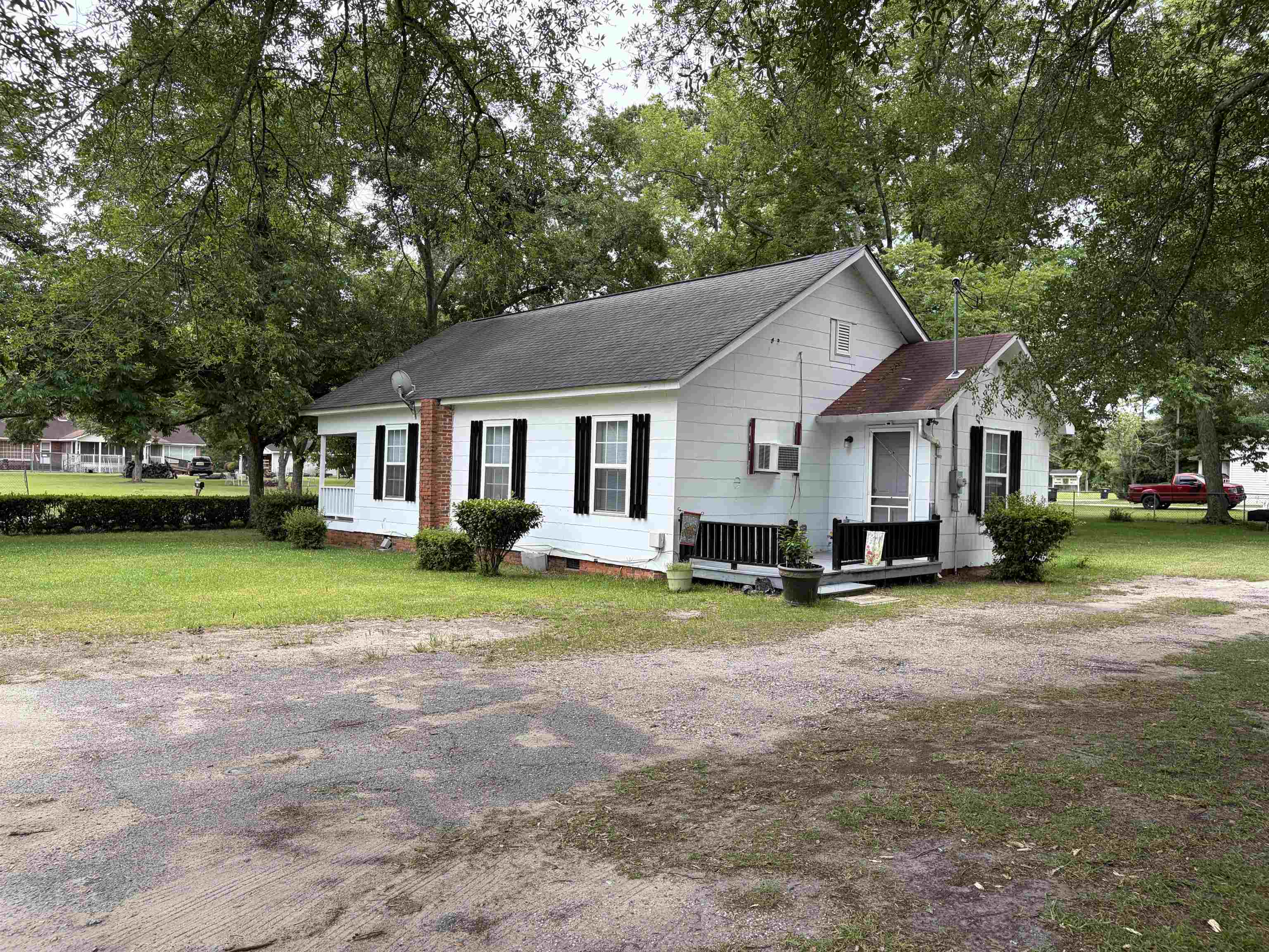115 Floyd St. Property Photo 9