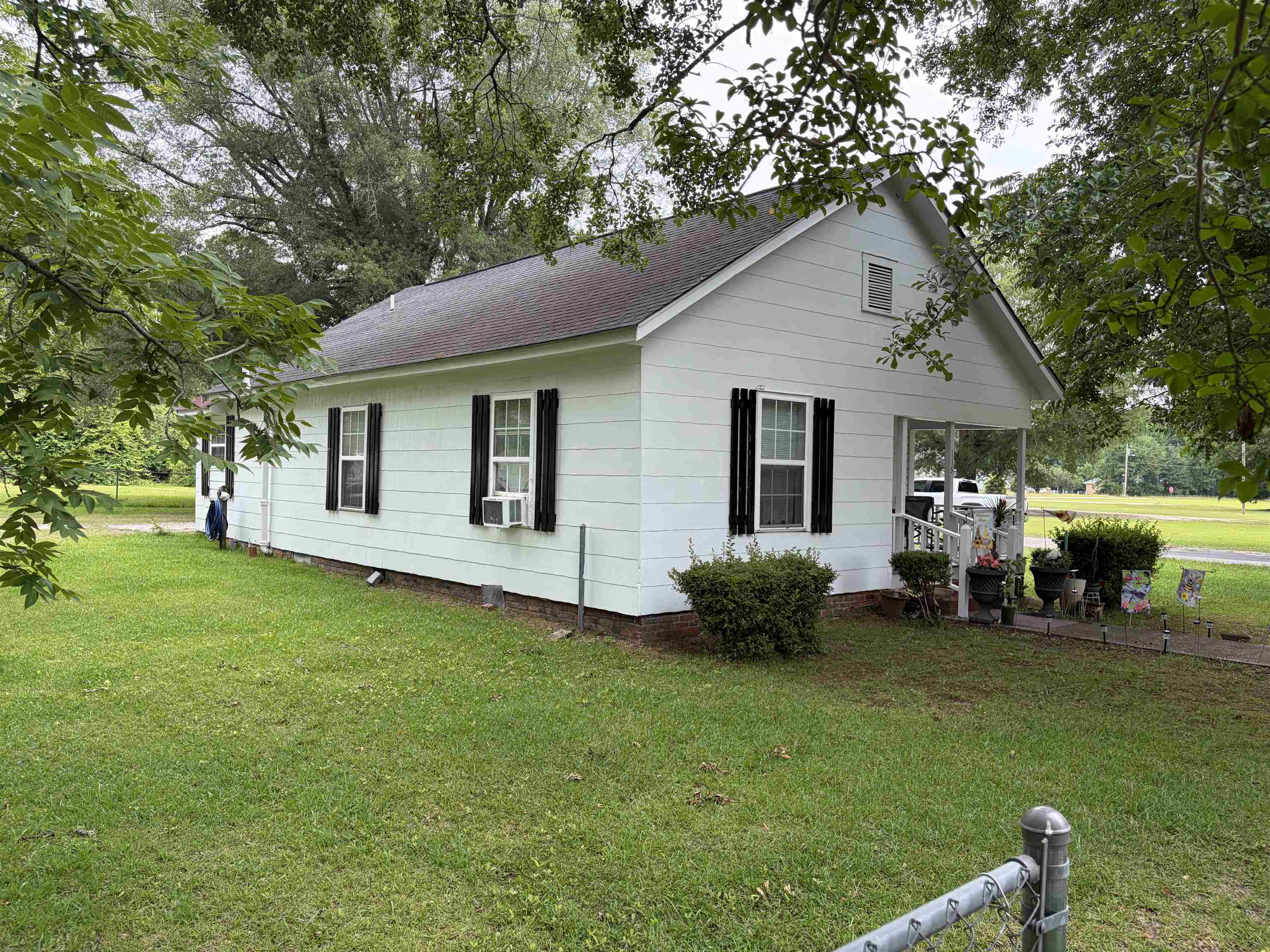 115 Floyd St. Property Photo 11