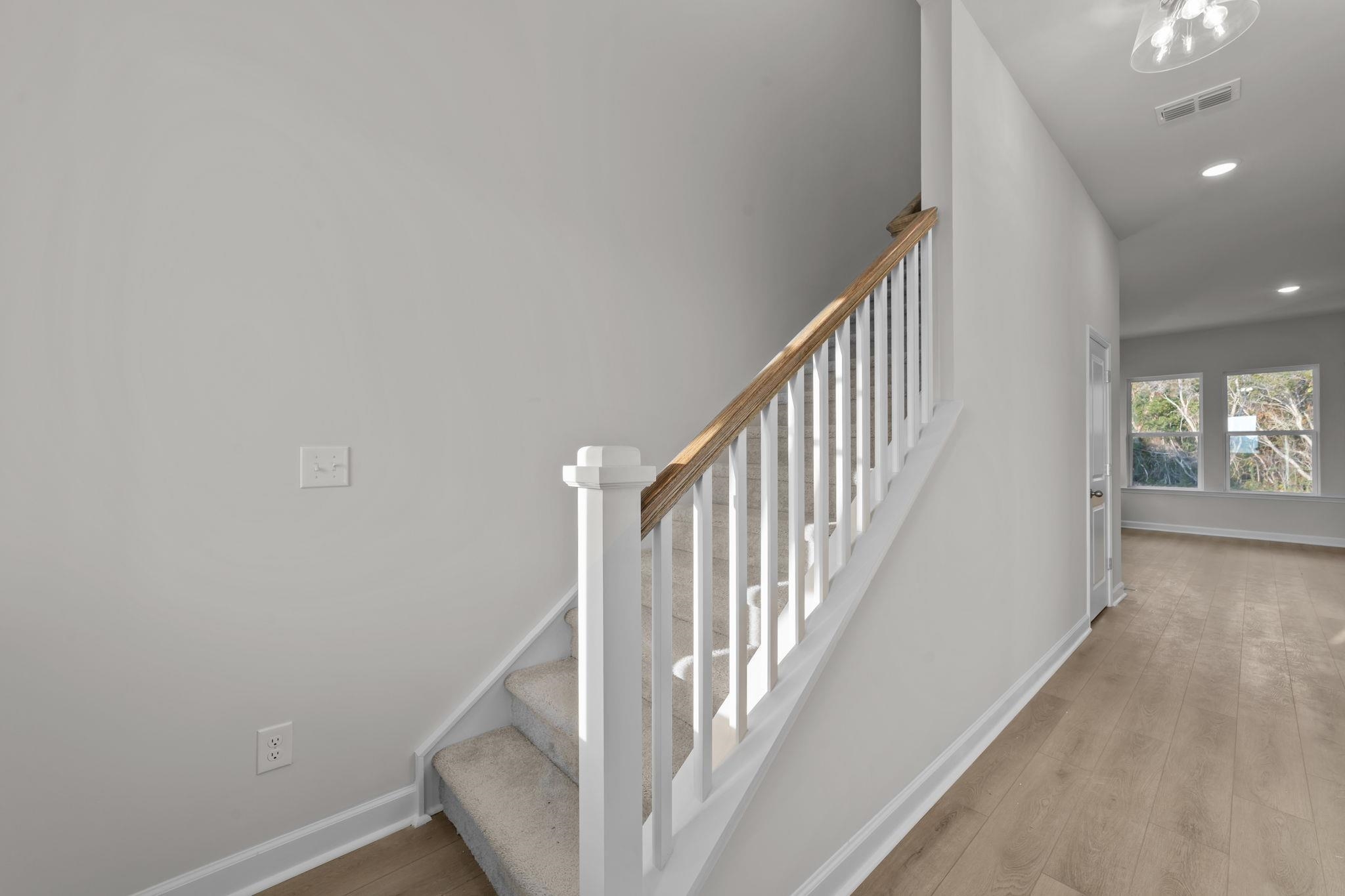 975 Triton Ave. Property Photo 5