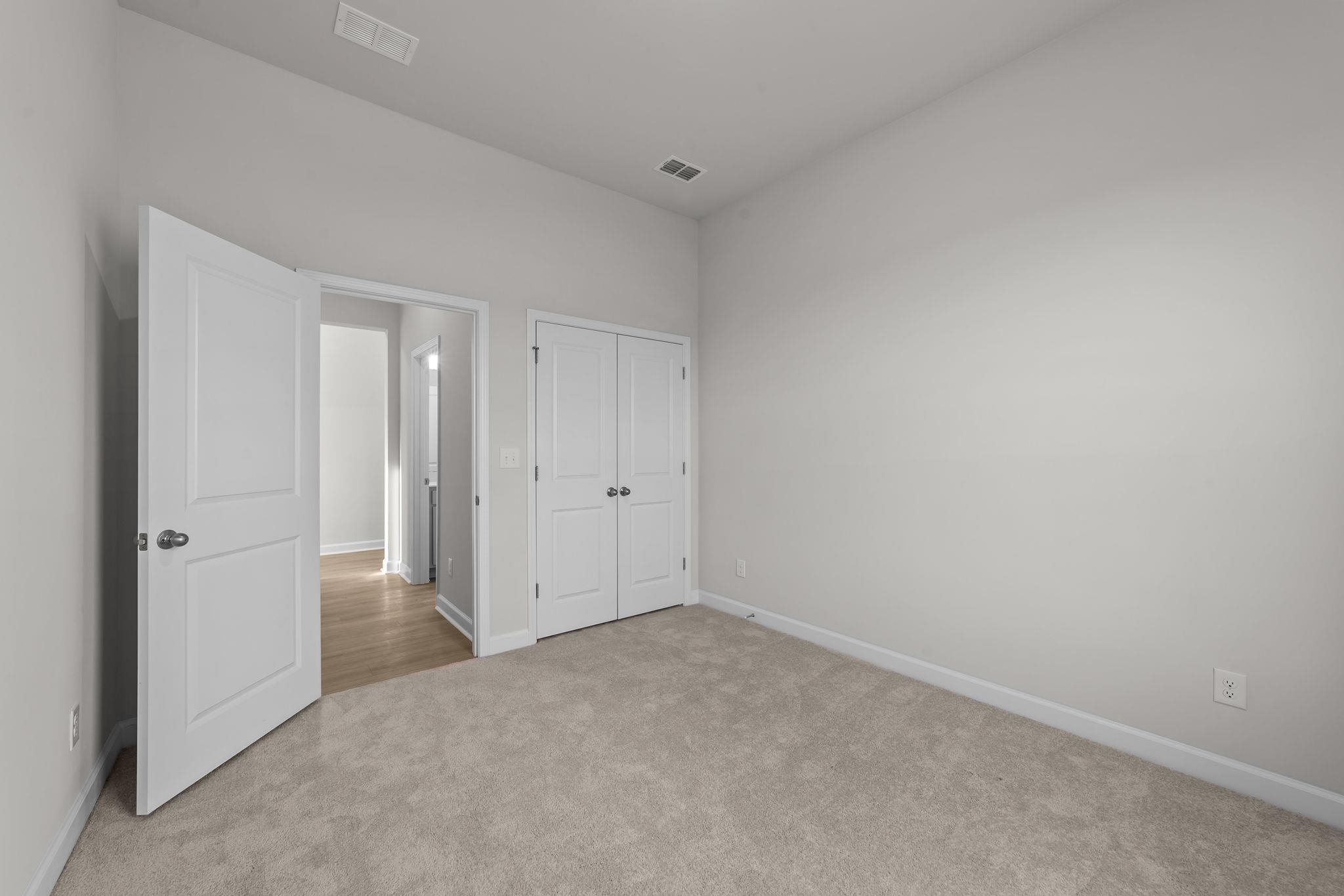 975 Triton Ave. Property Photo 15