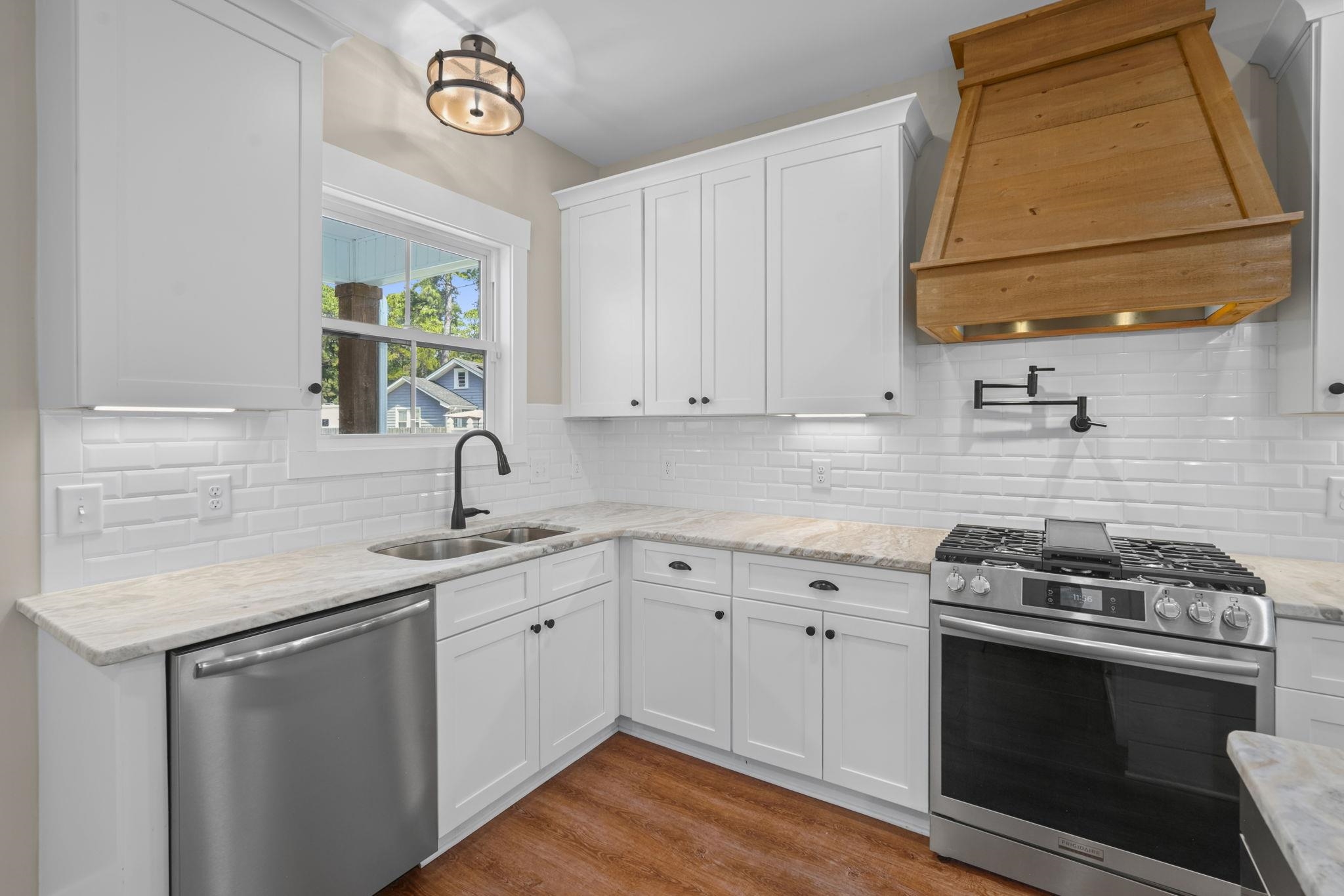 2487 Long Ave. Property Photo 12