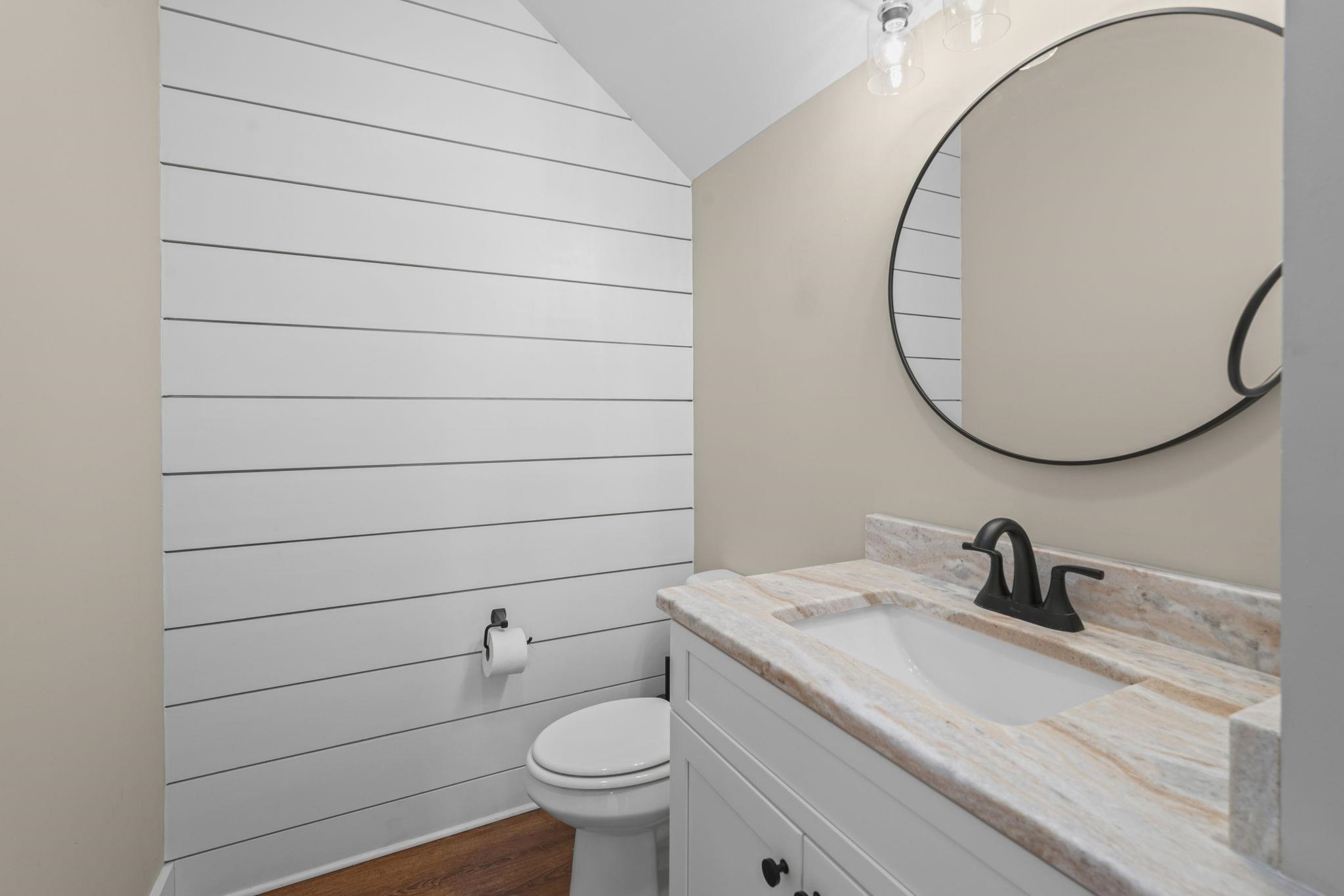 2487 Long Ave. Property Photo 18