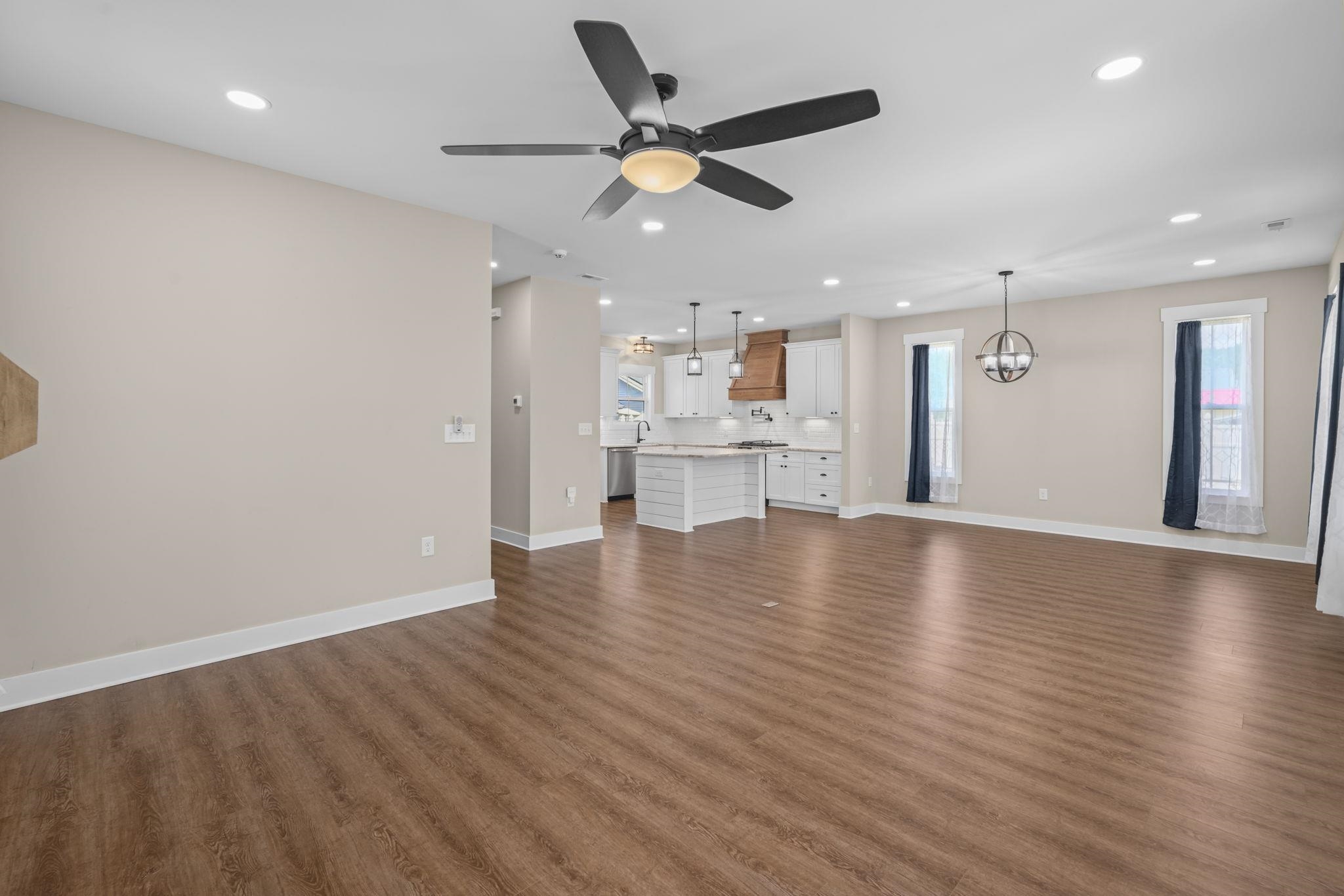 2487 Long Ave. Property Photo 28