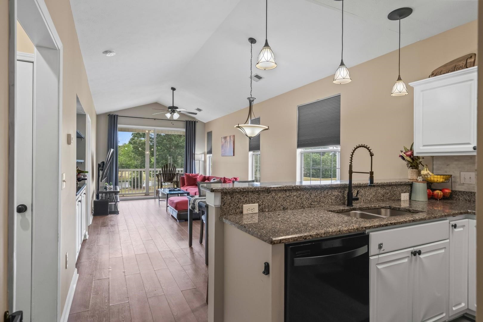 650 River Oaks Dr. Property Photo 16