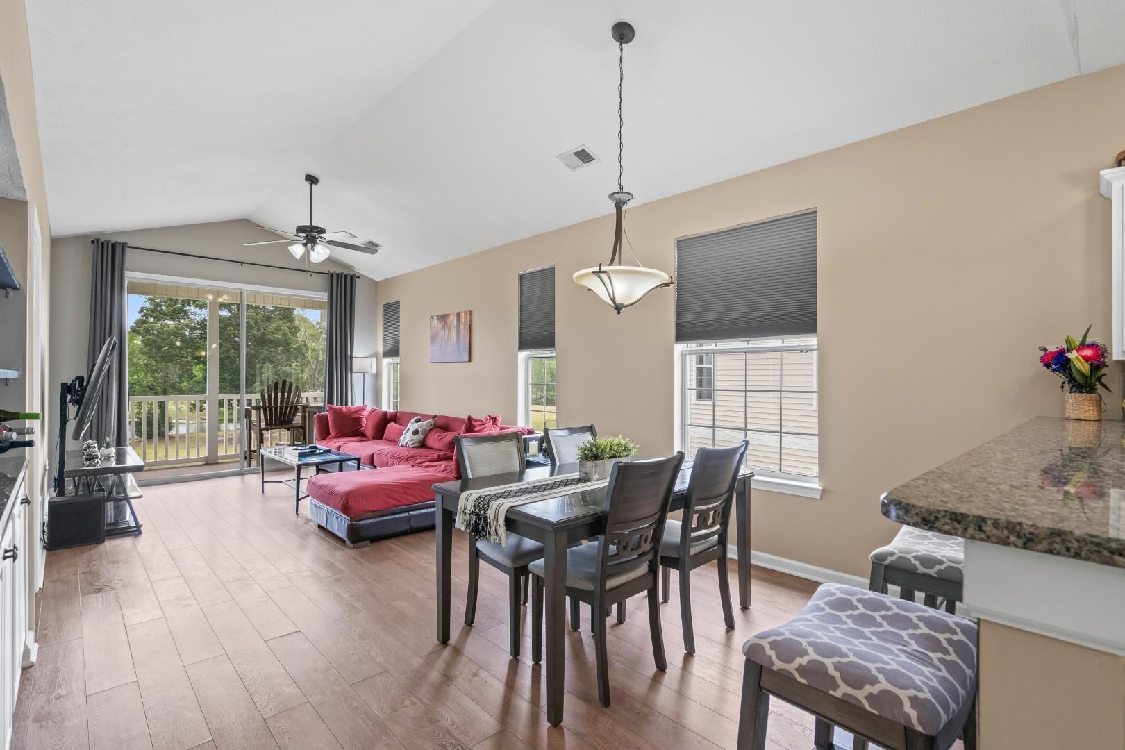 650 River Oaks Dr. Property Photo 17