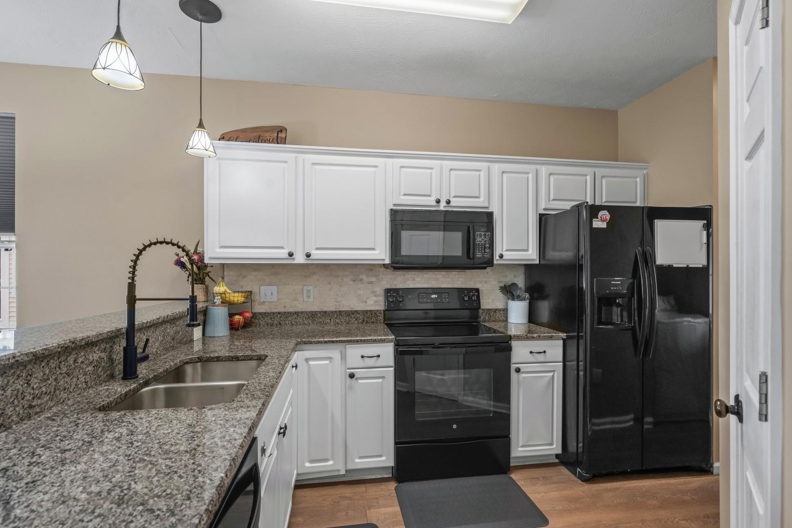 650 River Oaks Dr. Property Photo 25