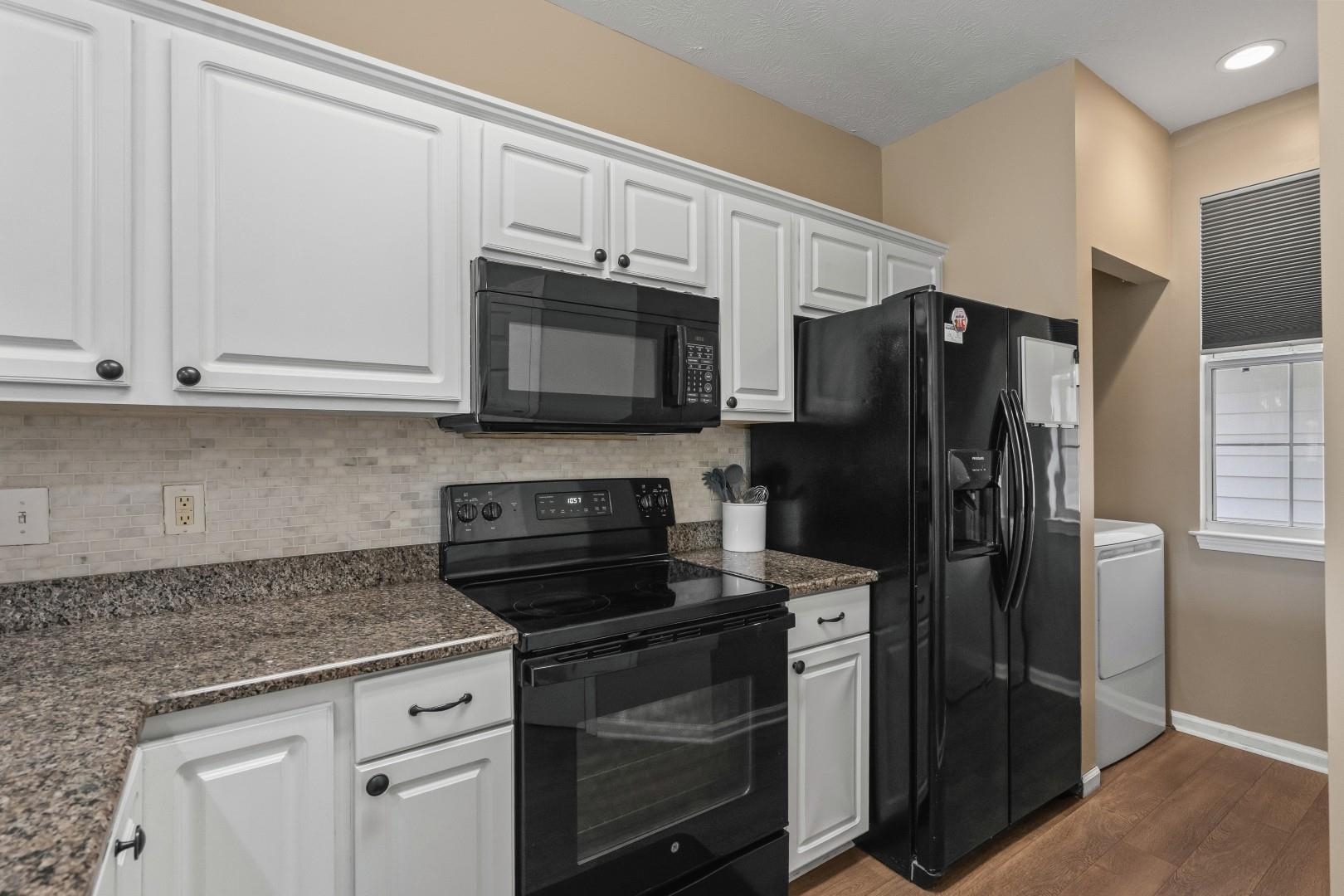 650 River Oaks Dr. Property Photo 27