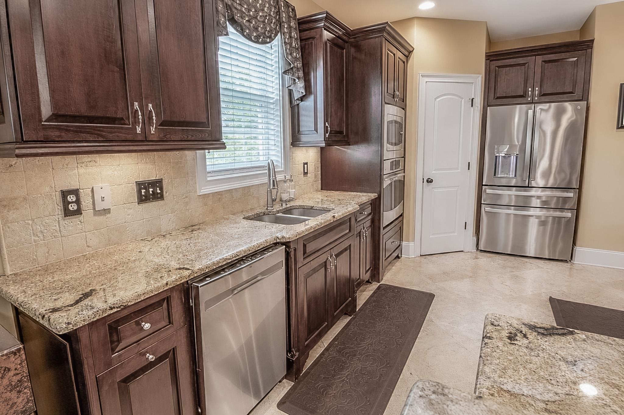 969 Bluffview Dr. Property Photo 17